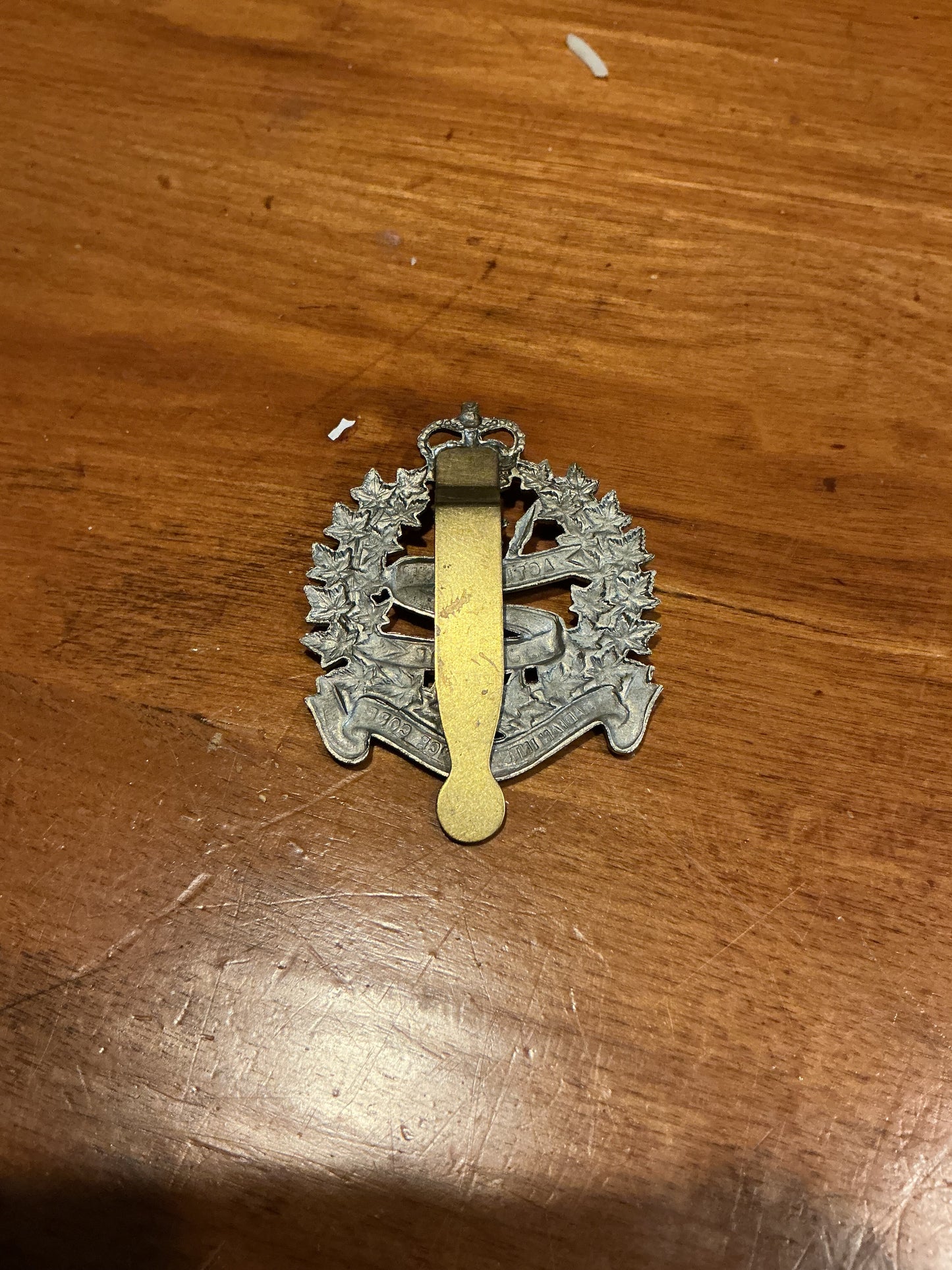 Post war Canadian Army intelligence Corps of Canada Cap Badge