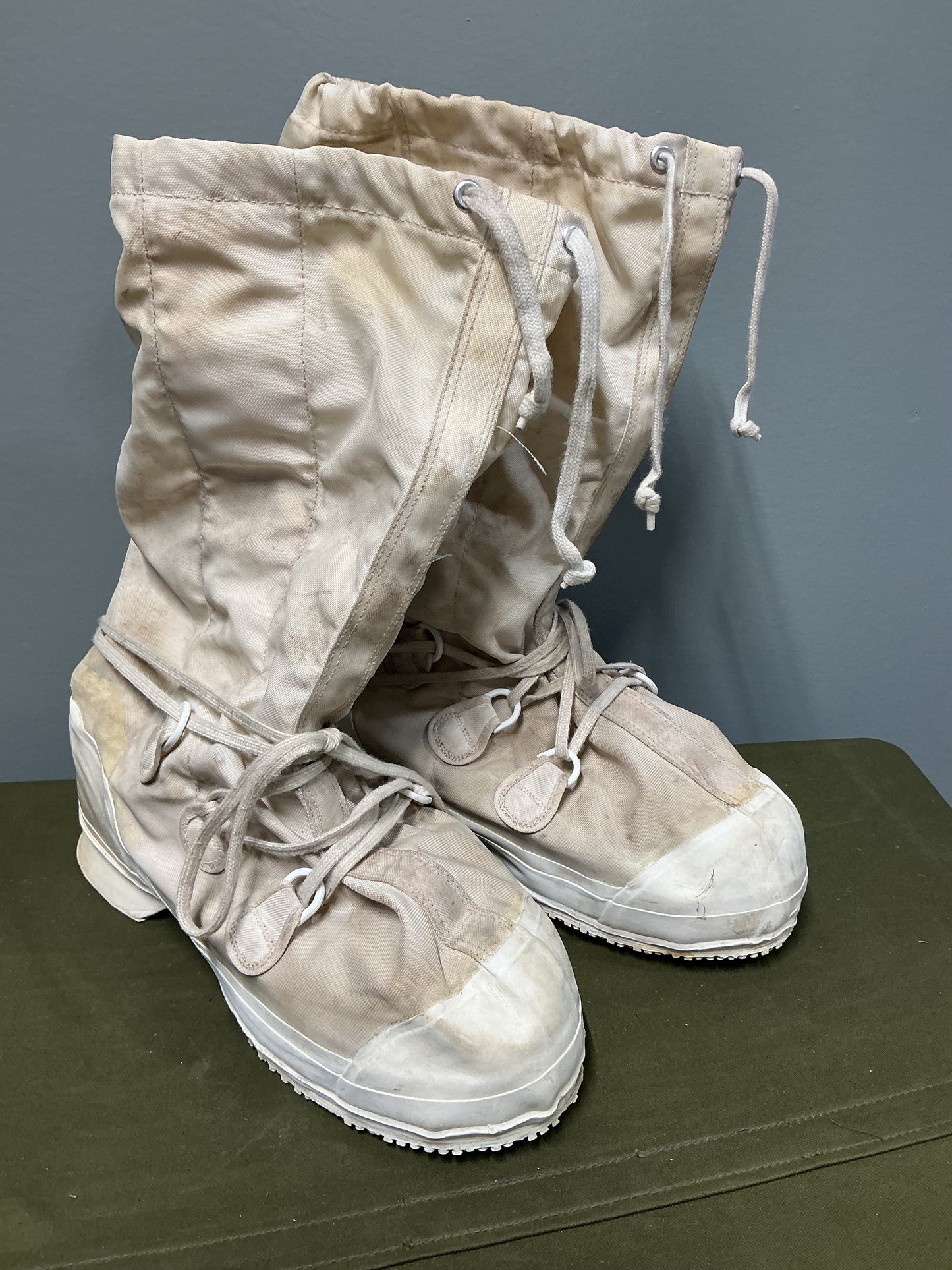 Canadian Military Winter Mucklucks and Liners Size 11