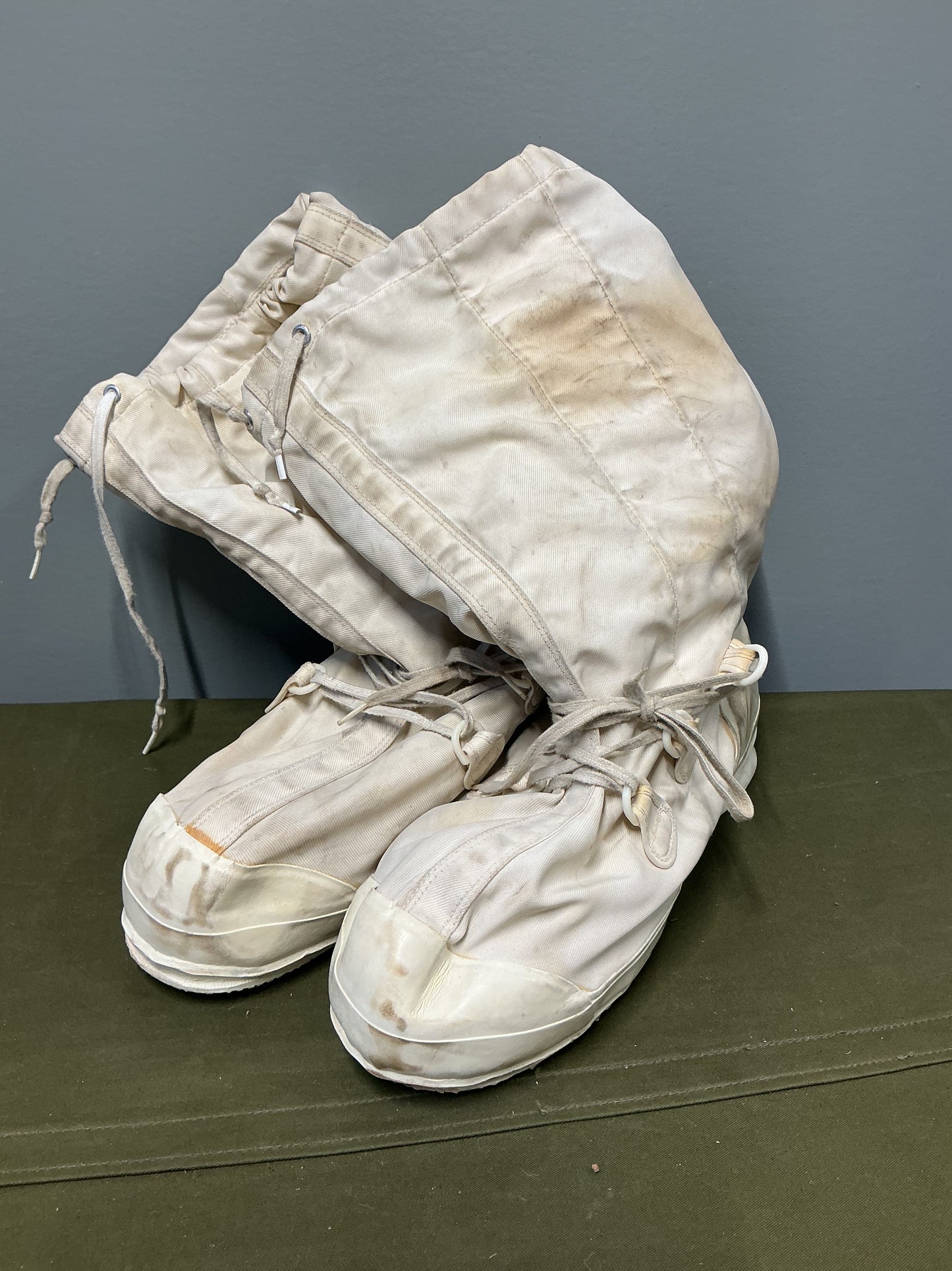 Canadian Military Mucklucks with Liners,Size 14