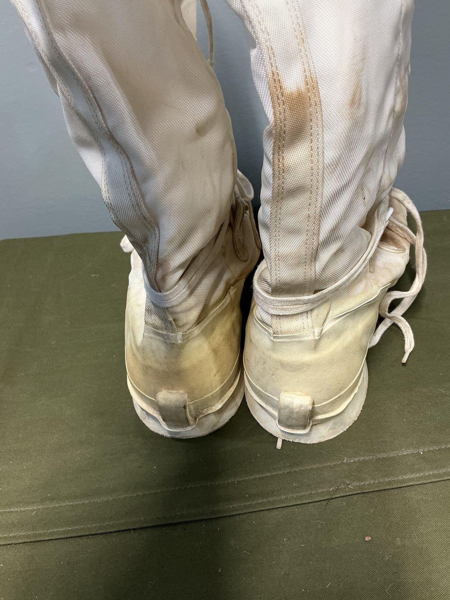 Canadian Military Mucklucks with Liners, Size 9