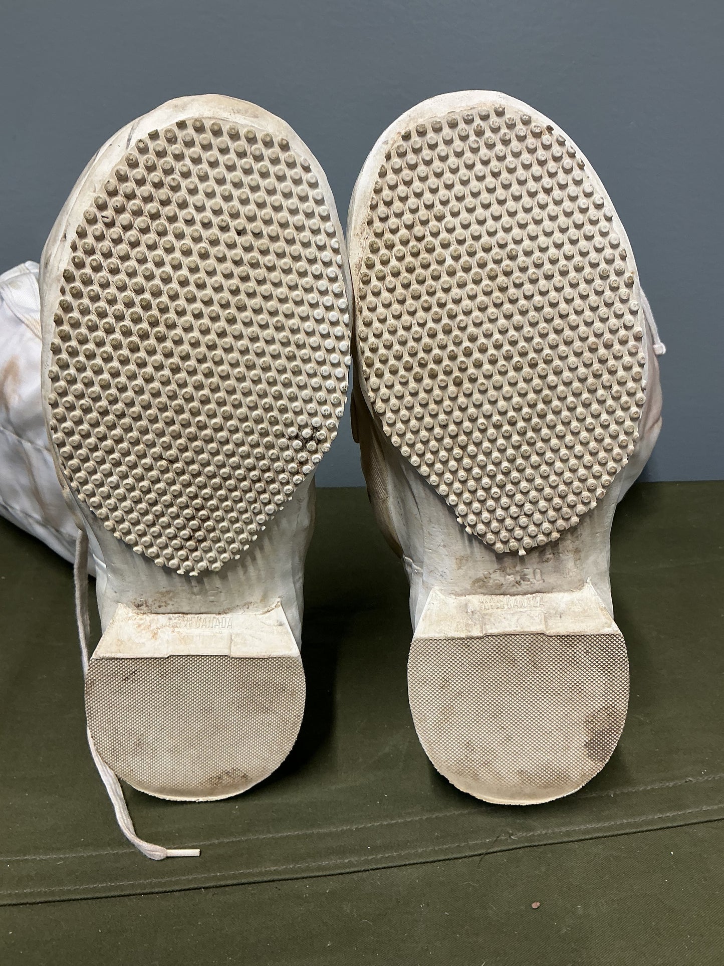 Canadian Military Mucklucks with Liners, Size 9