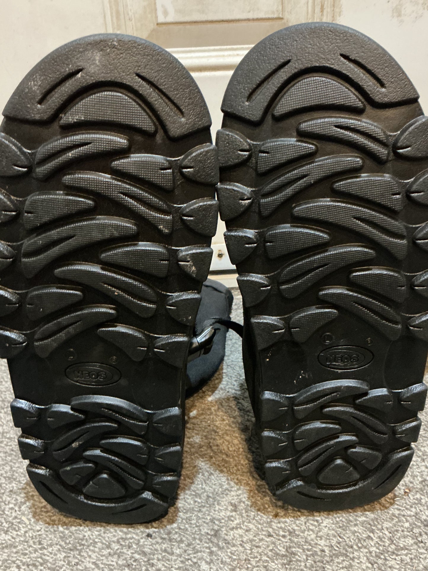 NEOS ADVENTURER OVERSHOES BLACK size Large