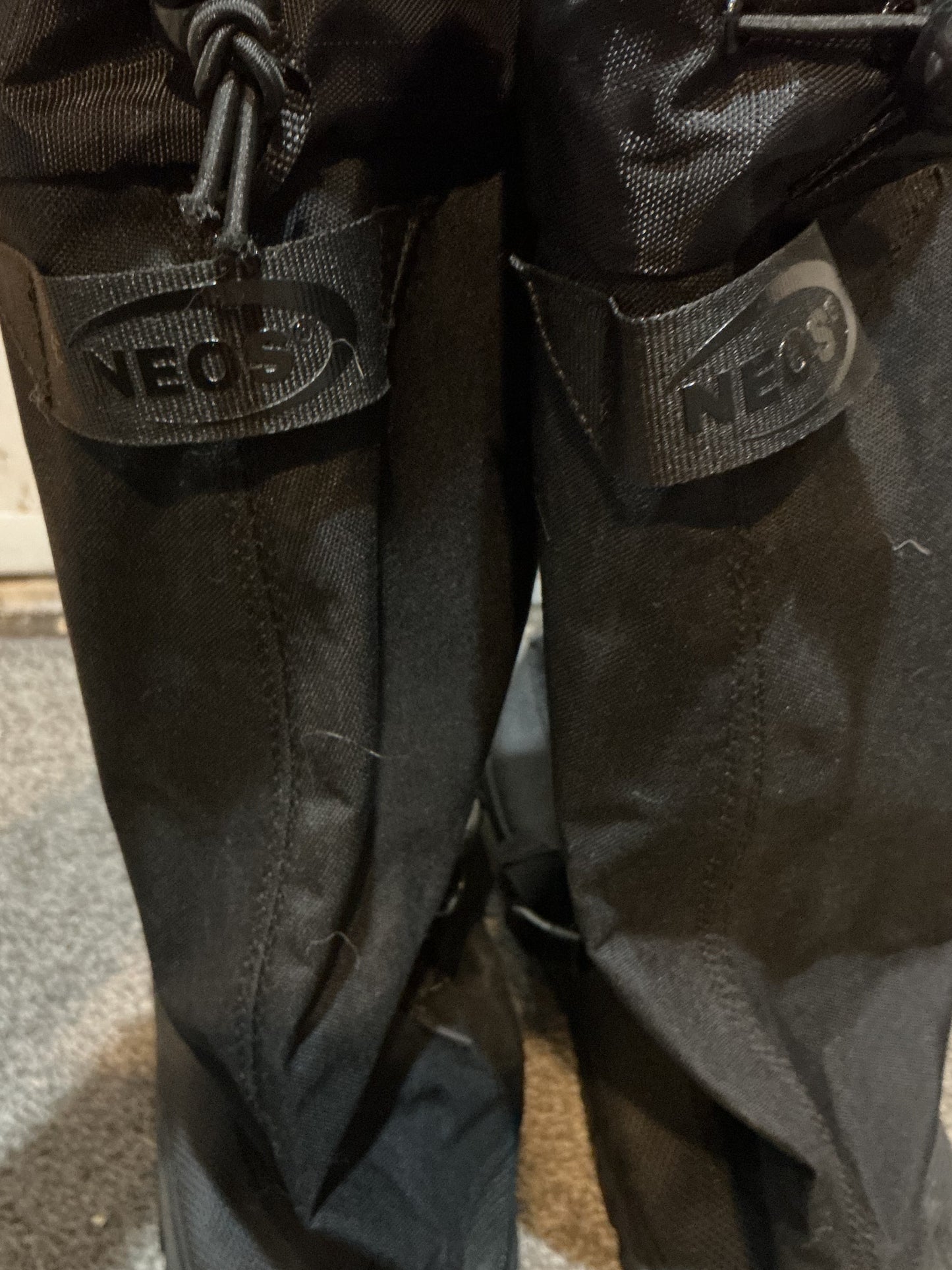 NEOS ADVENTURER OVERSHOES BLACK size Large