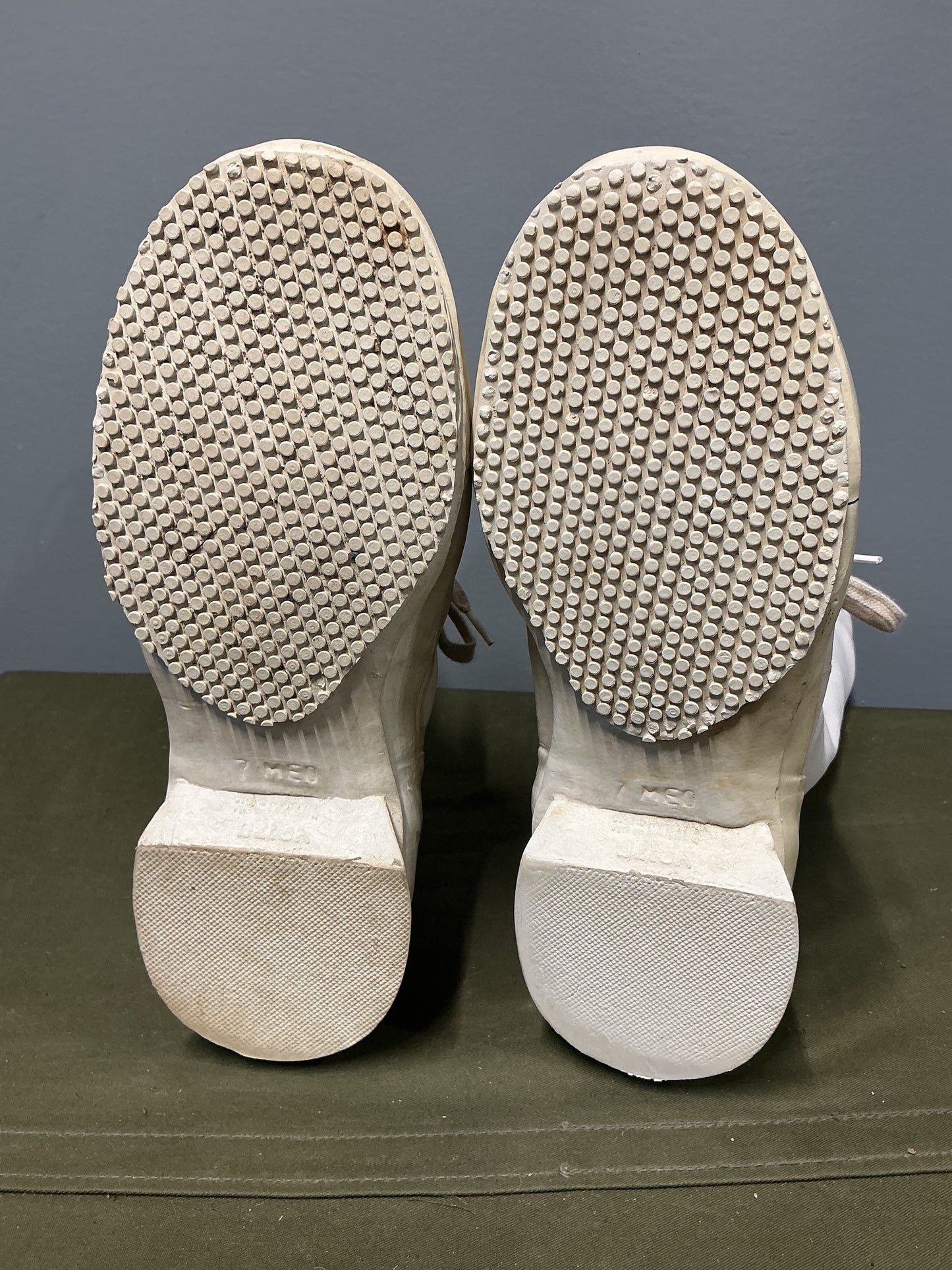 Canadian Military Mucklucks with Liners, Size 7