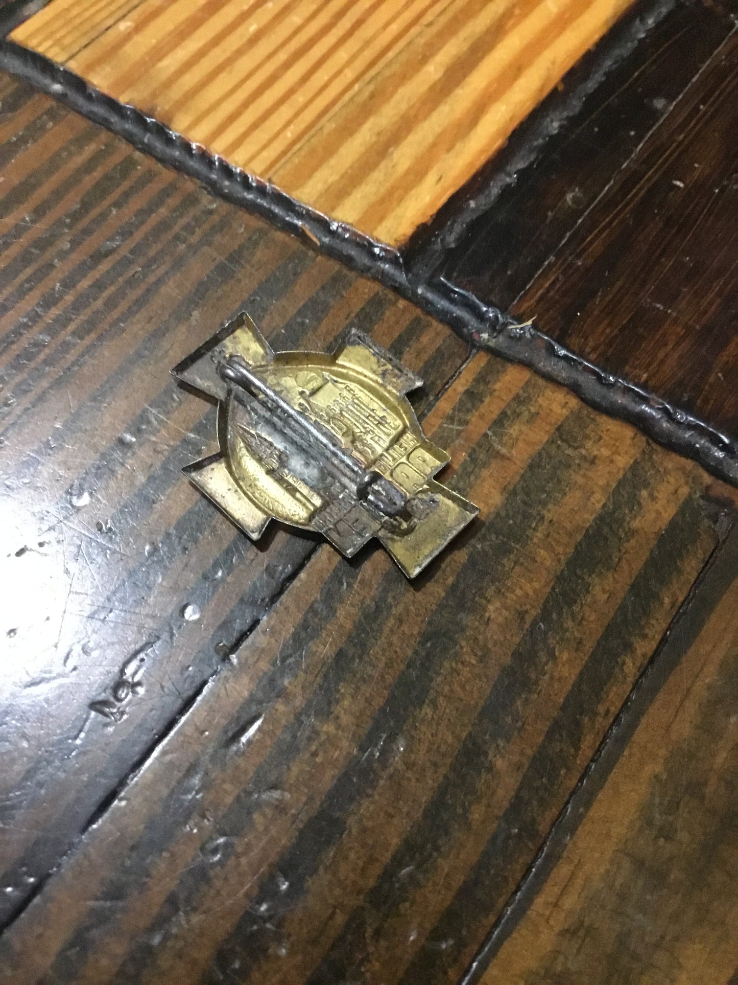 German TINNIE Badge Heiligtums Fanrt  Rachen 1937