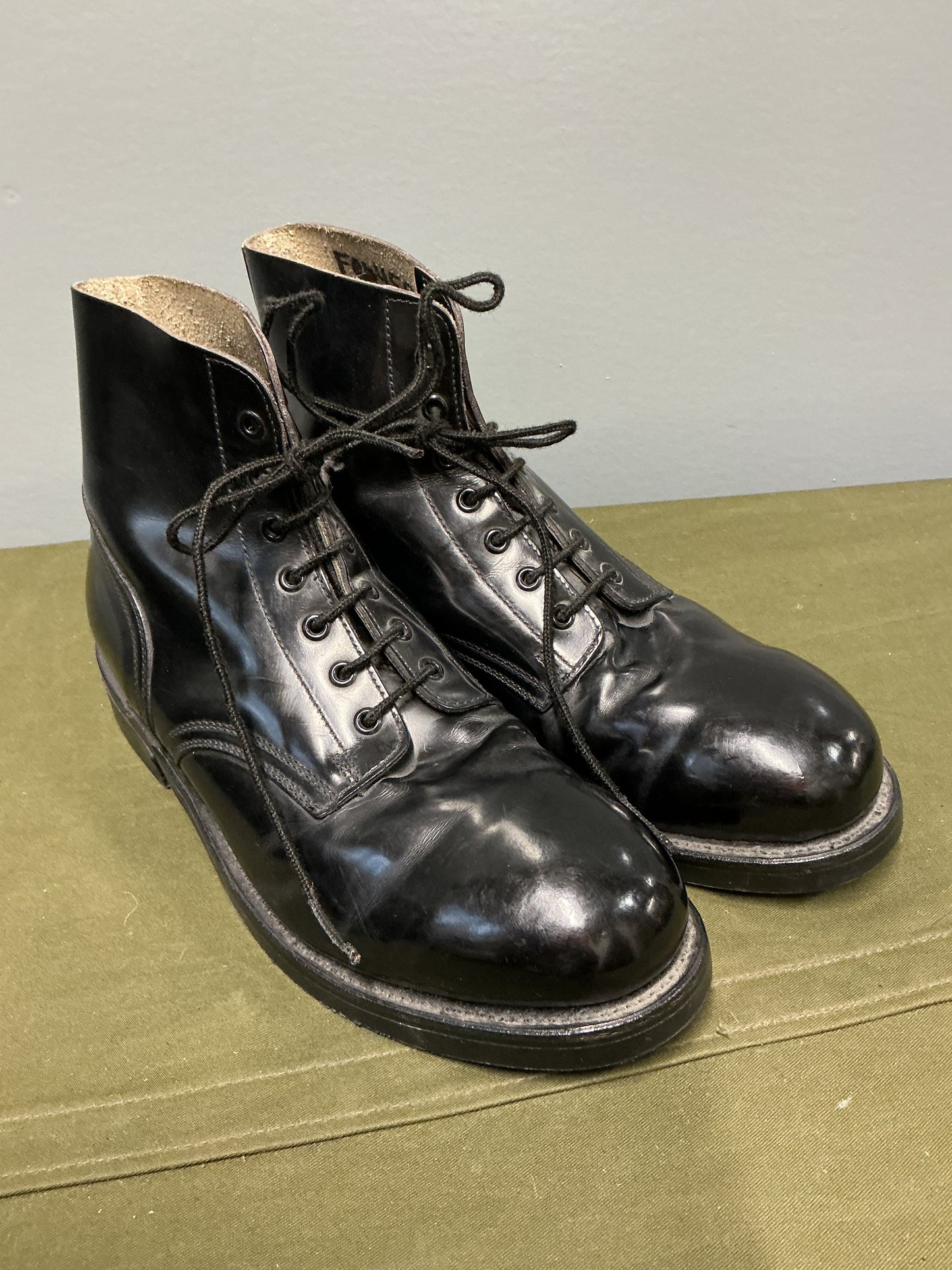 Vintage Canadian Forces Parade/Dress  Boots 9 1/2 F