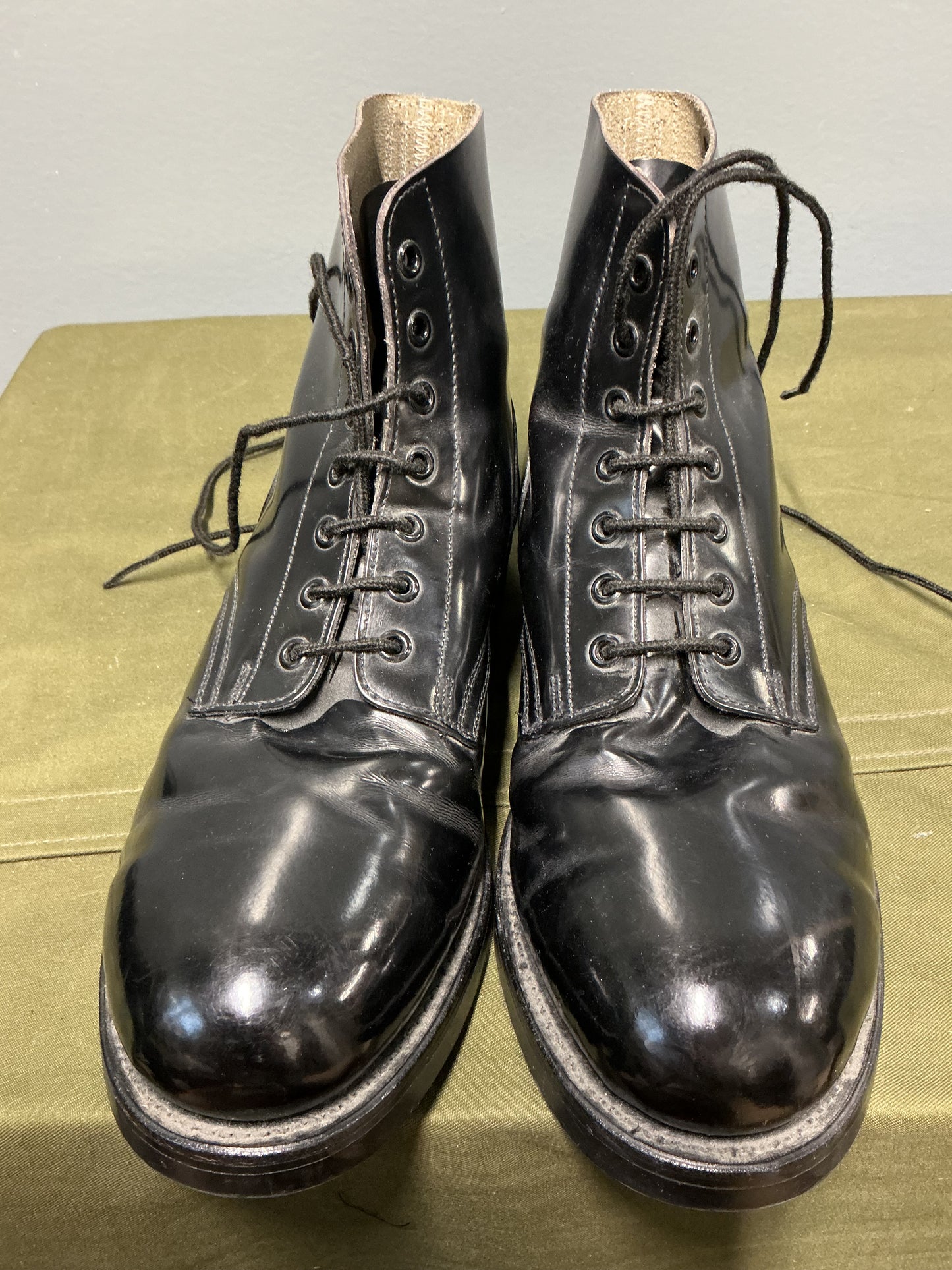 Vintage Canadian Forces Parade/Dress  Boots 9 1/2 F
