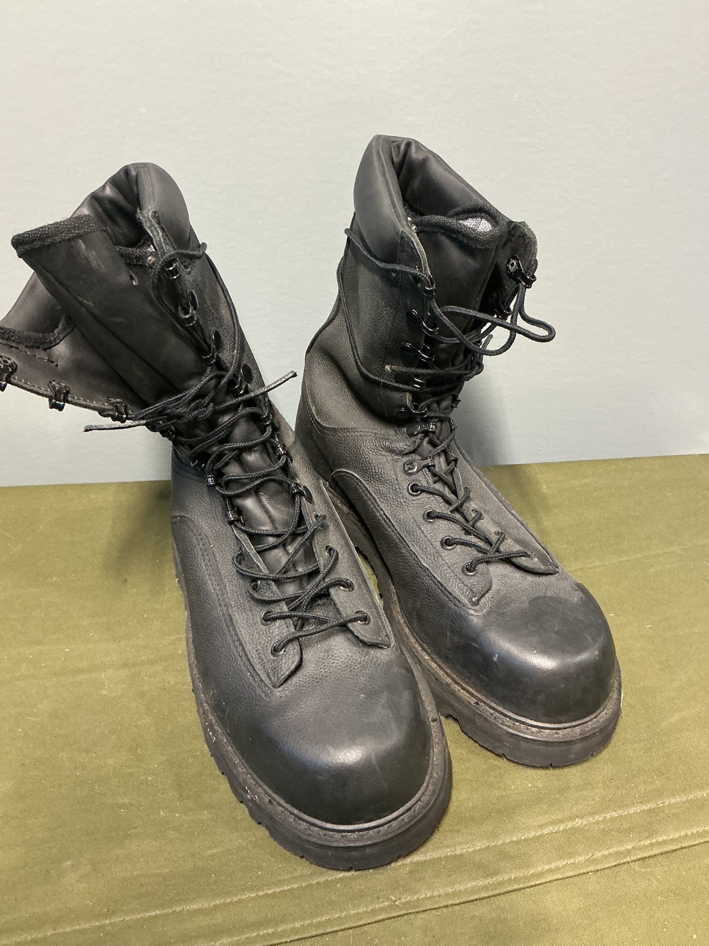 Canadian Forces Wet Weather Combat Boots size 10