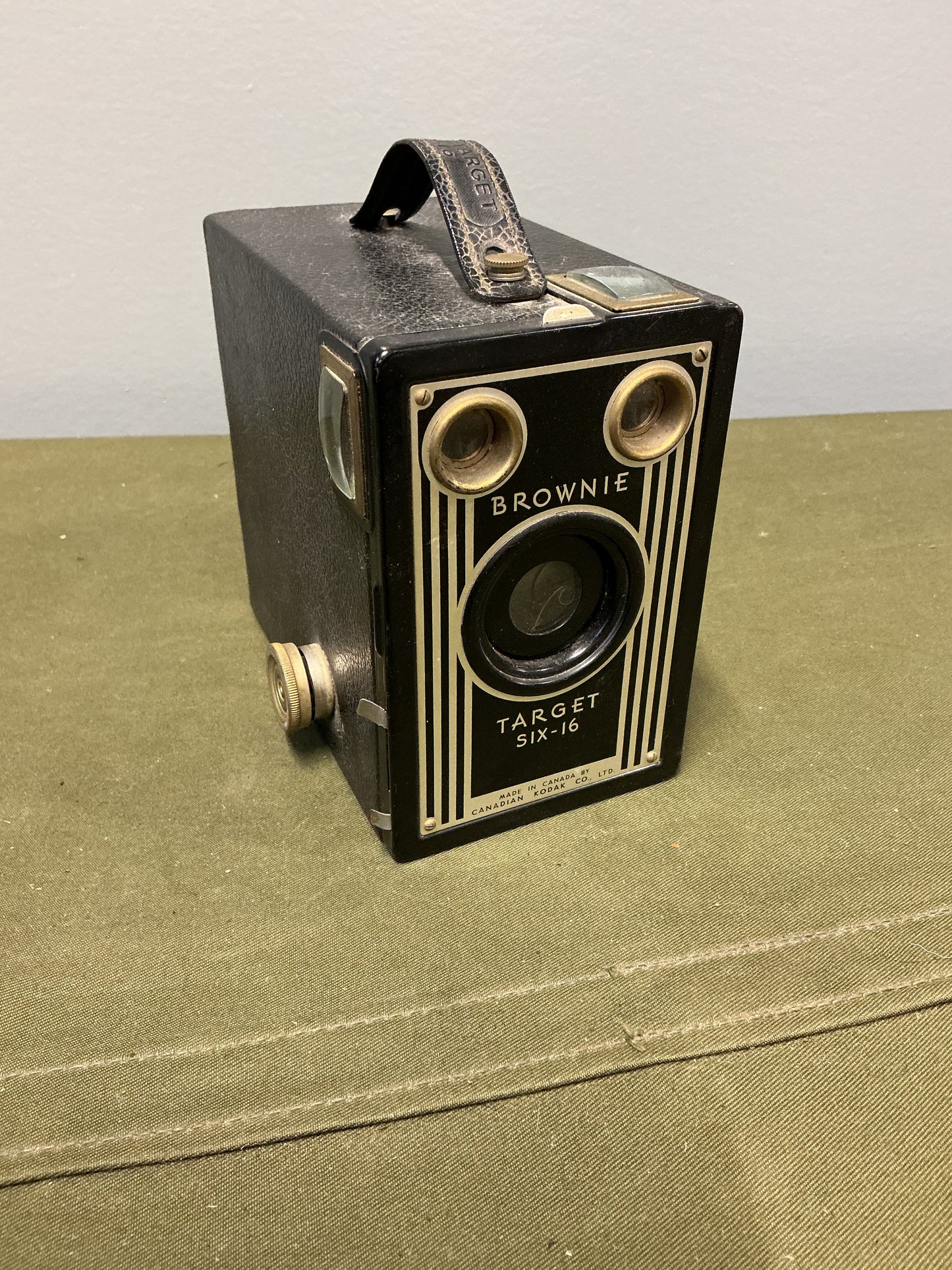 Kodak Brownie Target Six-16 box camera Made in Canada