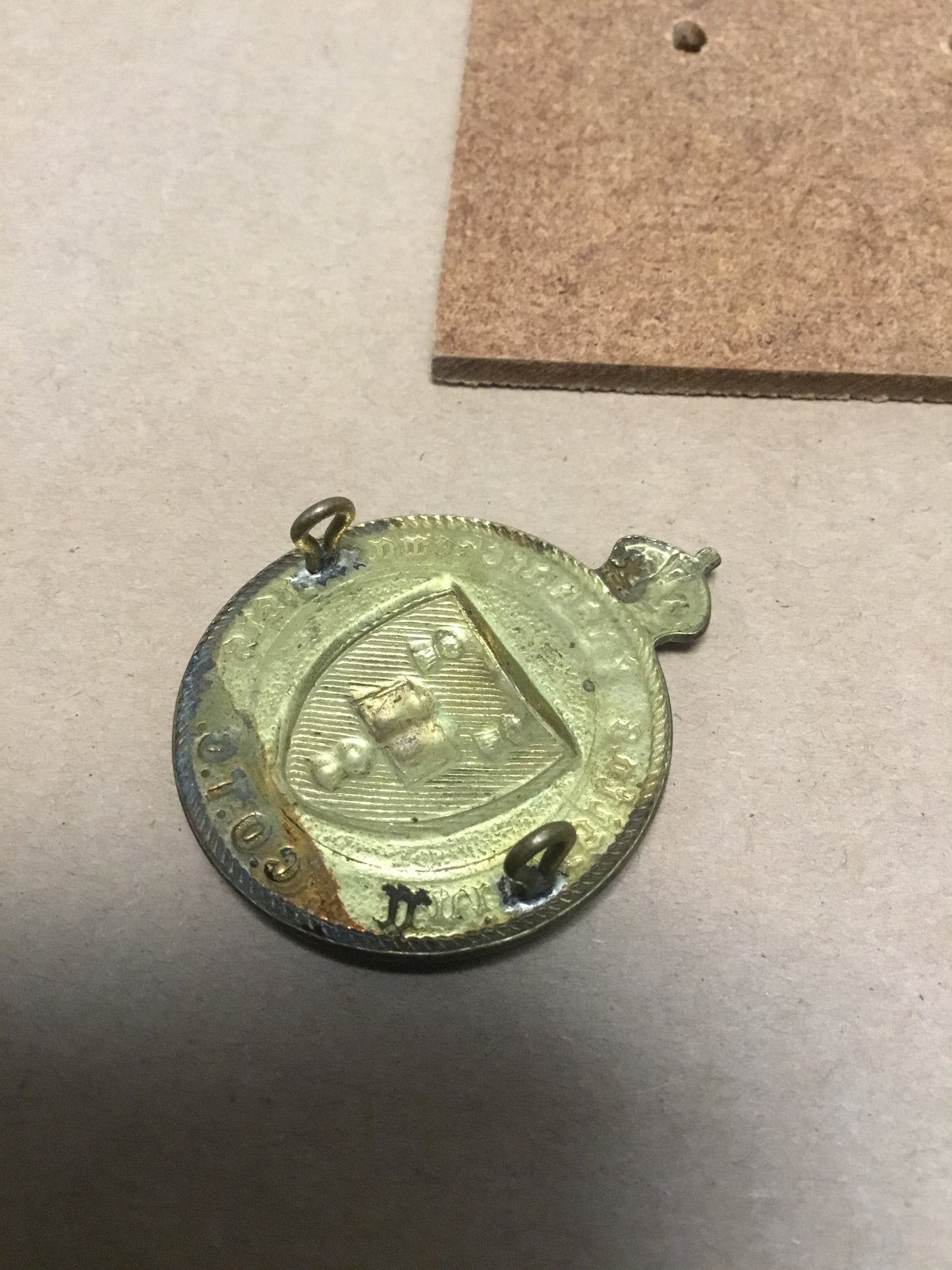 Canada: WWII Saskatchewan University Saskatoon C.O.T.C. Cap Badge