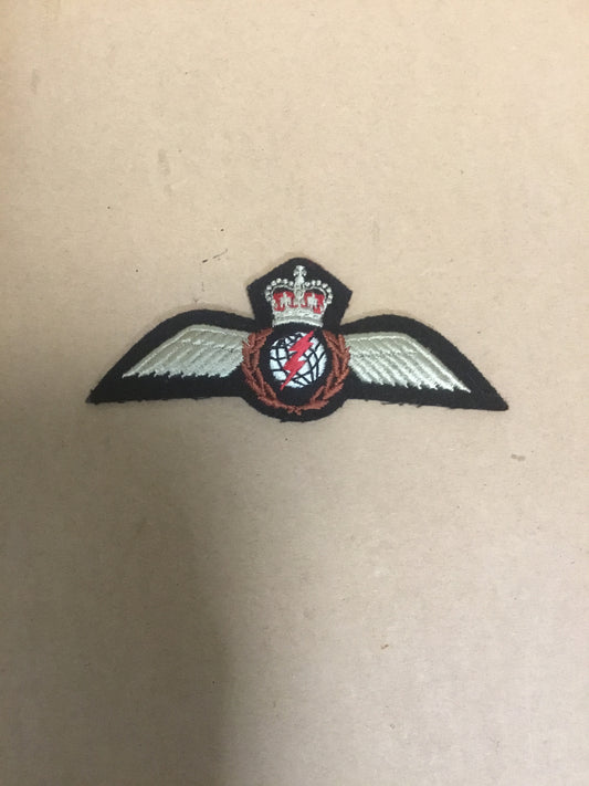 POST WWII RCAF NAVIGATOR WINGS, padded type