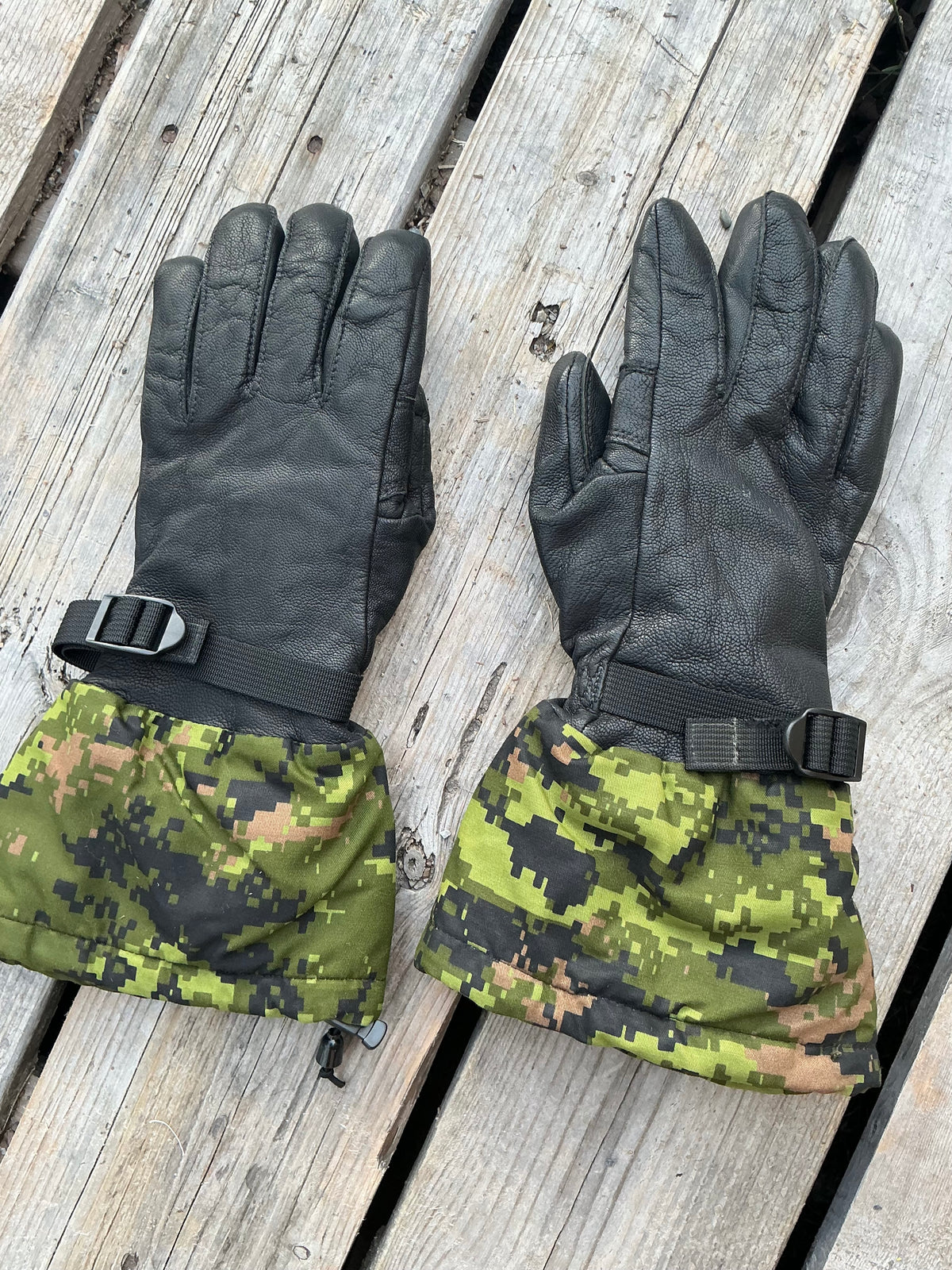 Canadian Forces Cadpat Cold Wet Weather Gloves Small