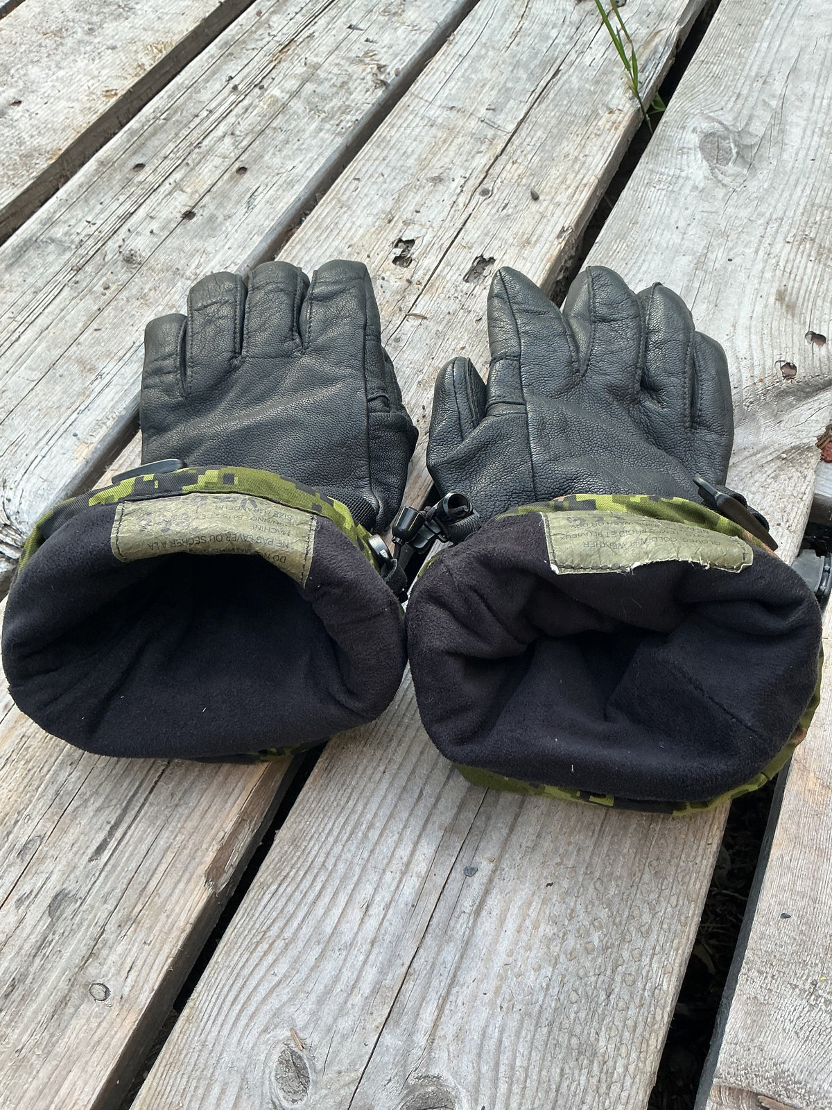 Canadian Forces Cadpat Cold Wet Weather Gloves Small