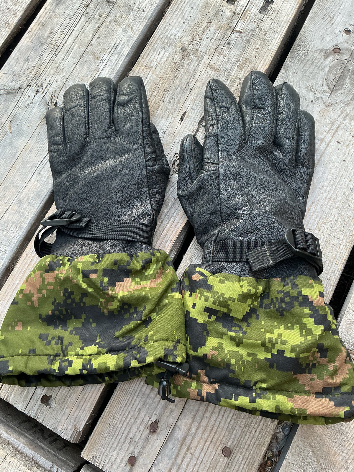 Canadian Forces Cadpat Cold Wet Weather Gloves Small