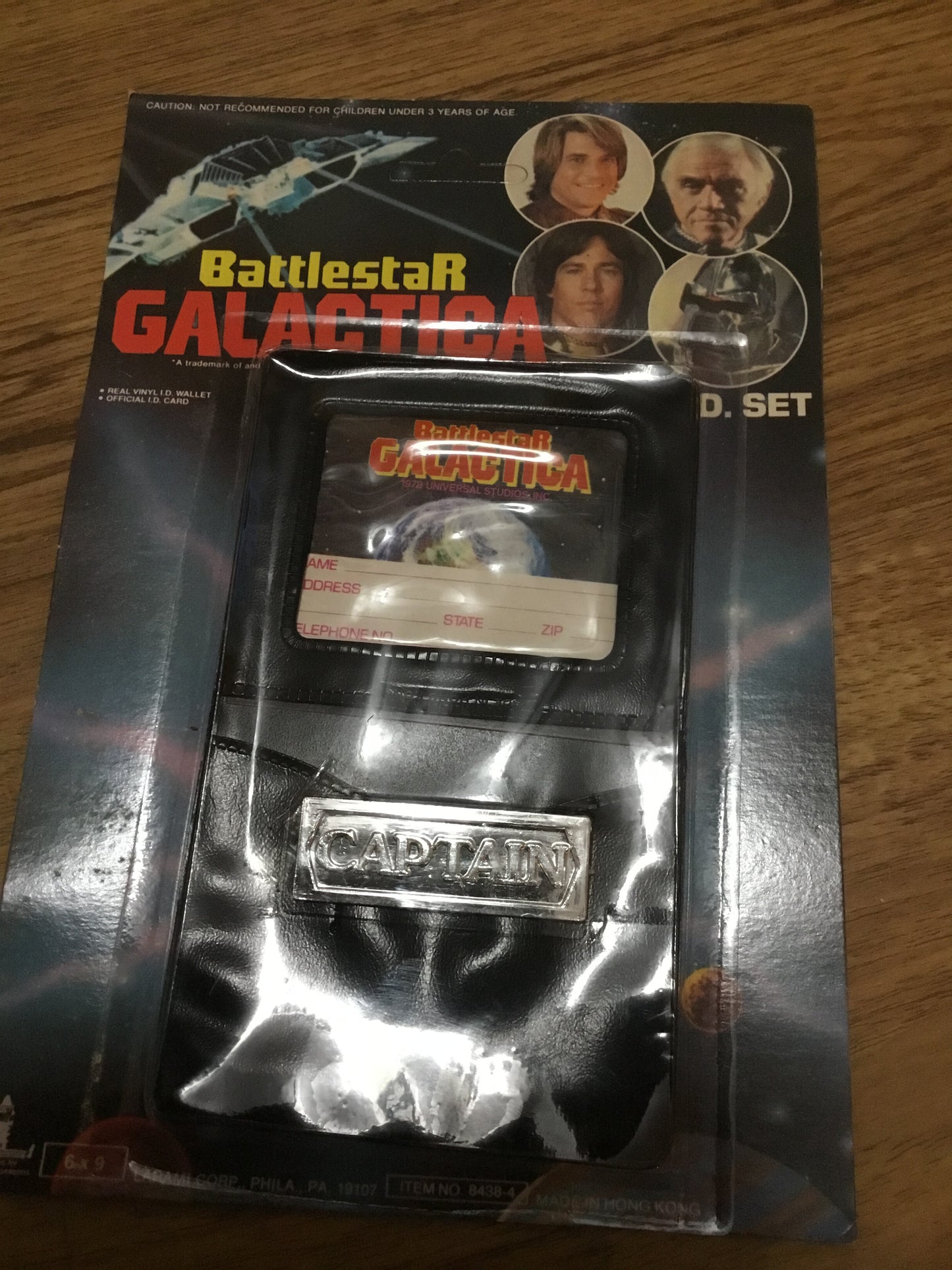 Battlestar Galactica - Captains ID Wallet - 1978 On Card