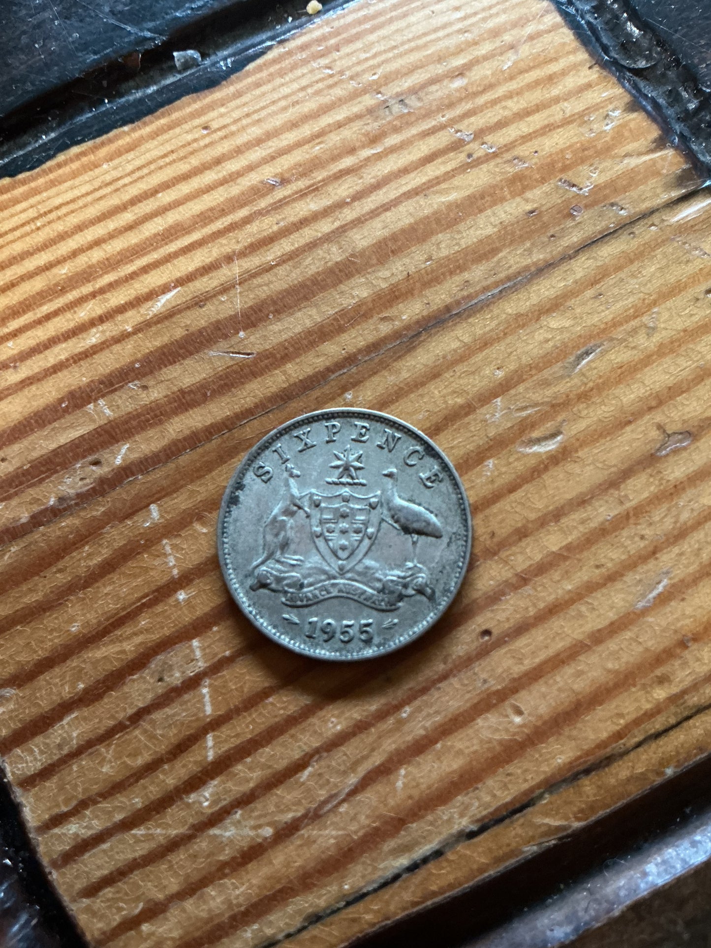 1955 AUSTRALIA ELIZABETH II 1955  SIXPENCE