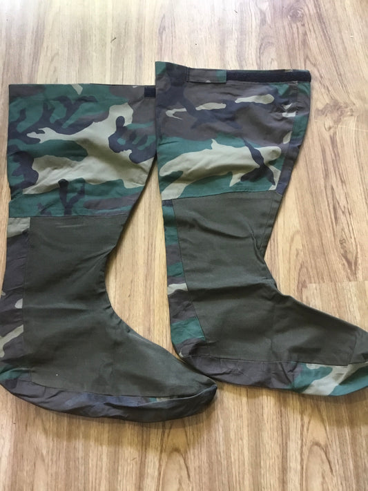 Canadian Forces Wet Weather Gore-Tex Socks Woodland Pattern , no size marked would say SIZE 12
