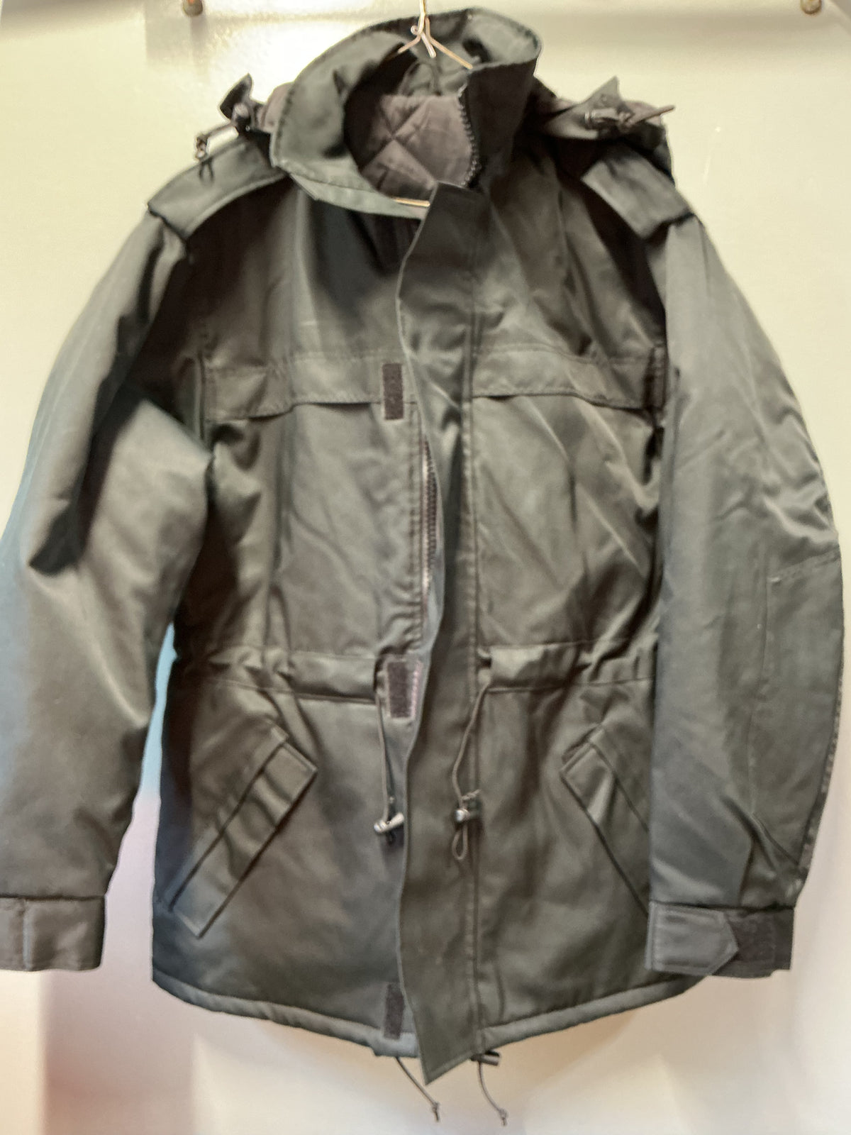 Canadian Military Winter Parkas Medium Regular 70/40