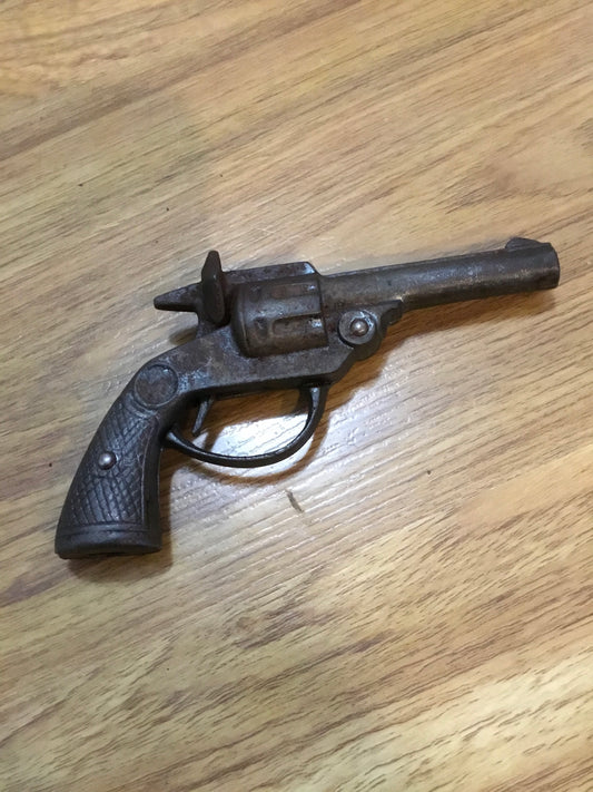 VINTAGE CAP GUN "BIGGER BANG" 1930s US Kilgore 6" cast iron toy.