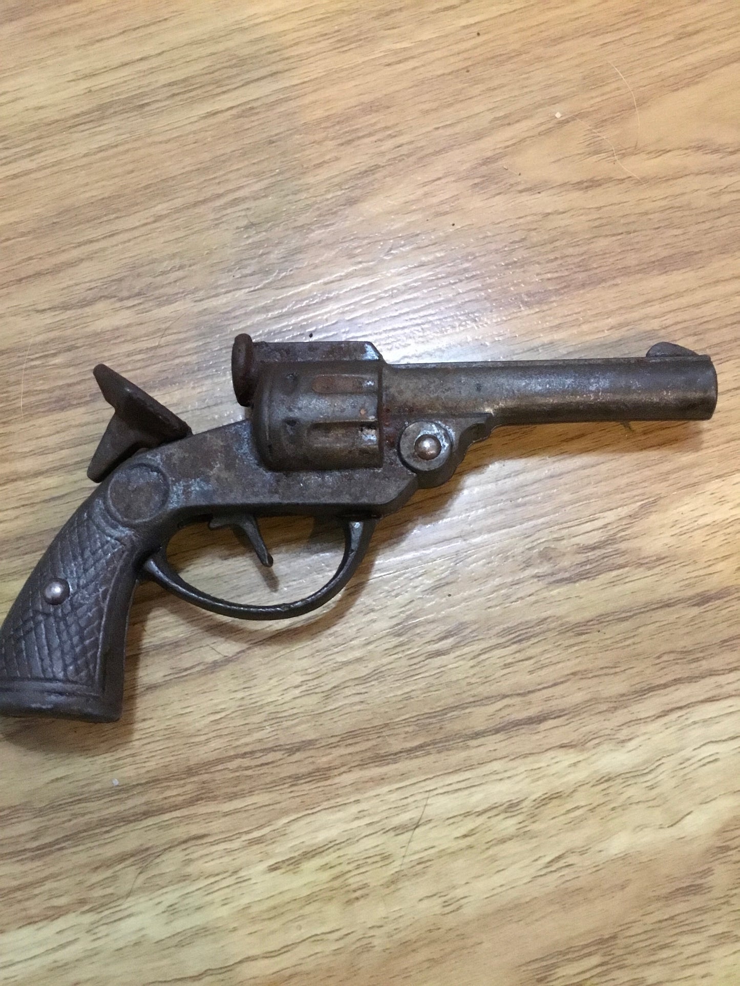 VINTAGE CAP GUN "BIGGER BANG" 1930s US Kilgore 6" cast iron toy.