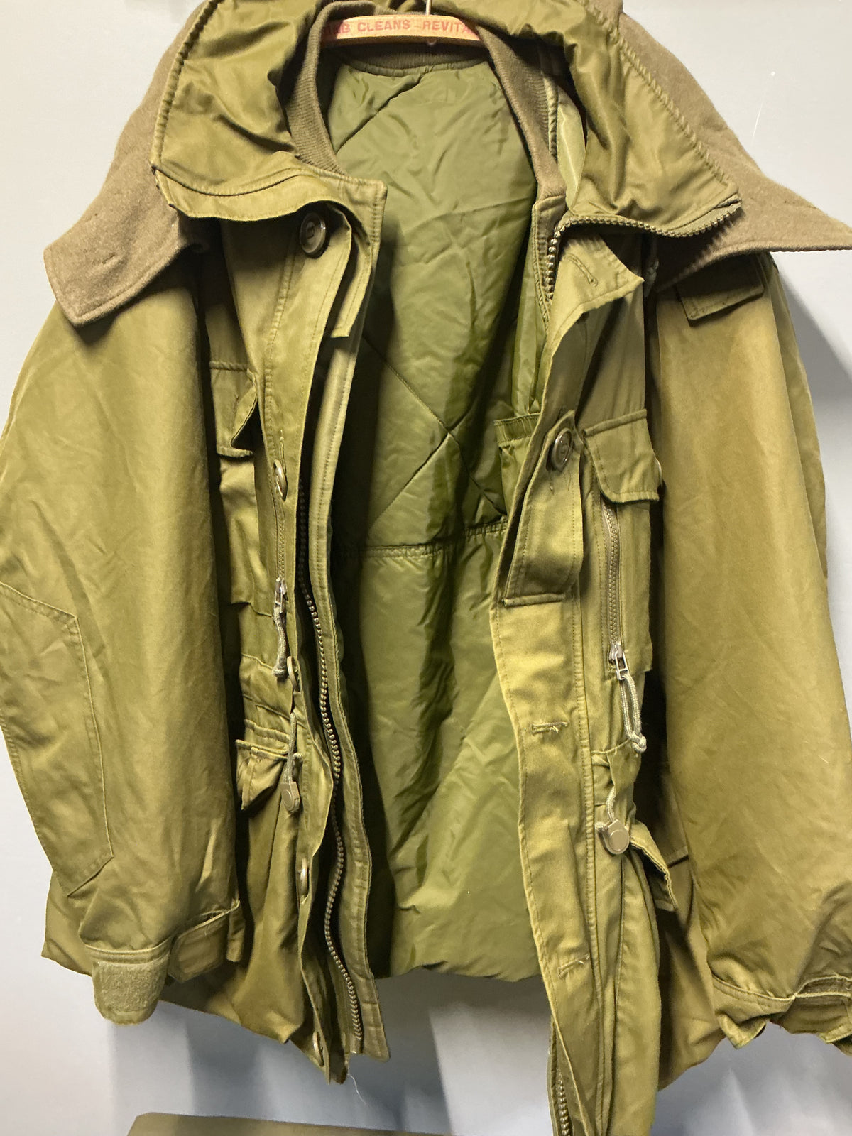 Canadian Army Arctic Cold Weather Parkas with Gore-Tex Liner XL or 70/48