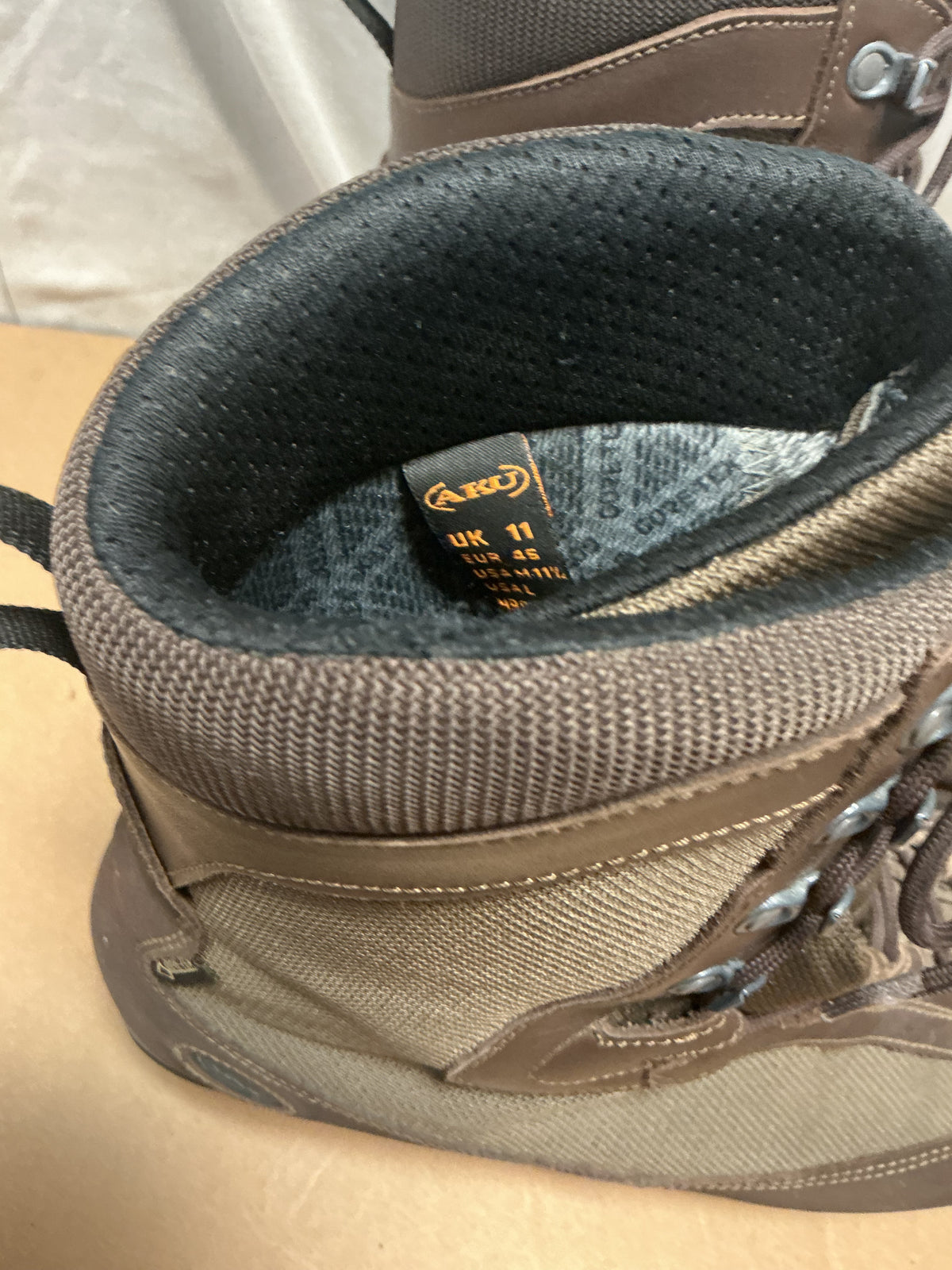 AKU BOOTS GORE-TEX LINED SIZE 11 UK