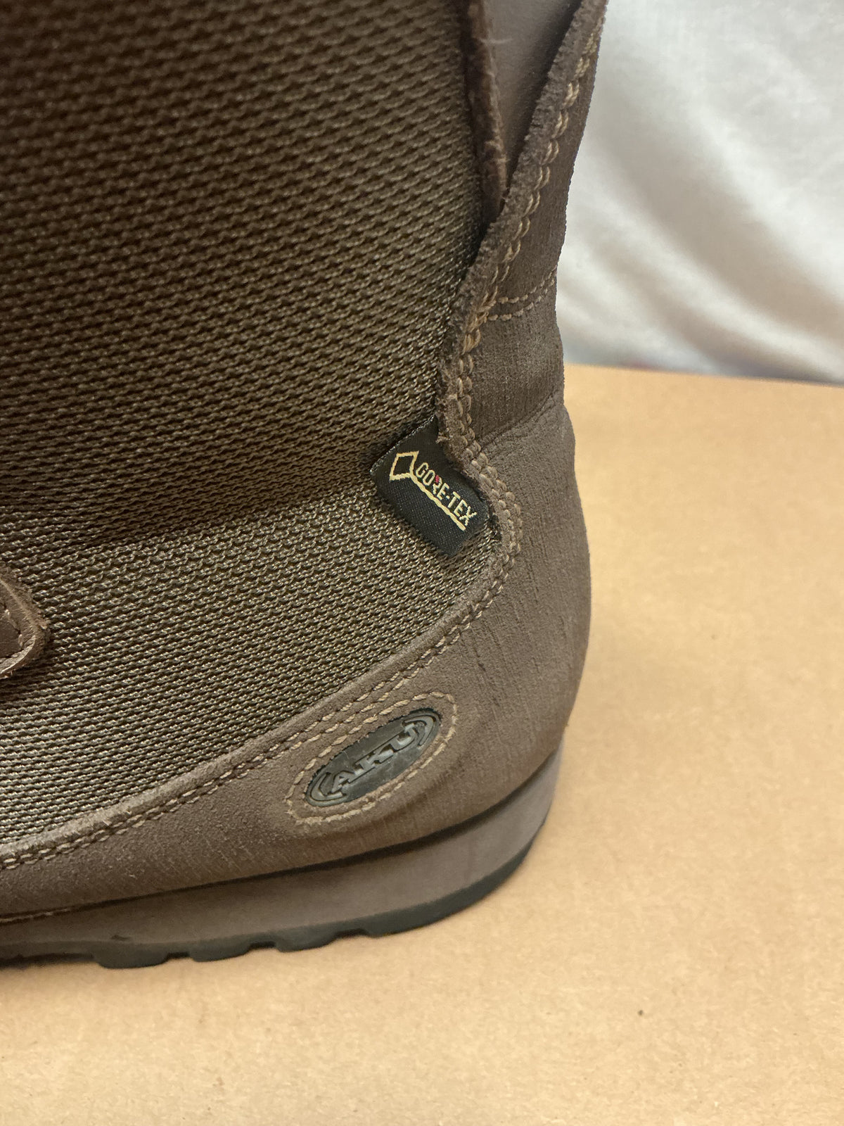 AKU BOOTS GORE-TEX LINED SIZE 11 UK