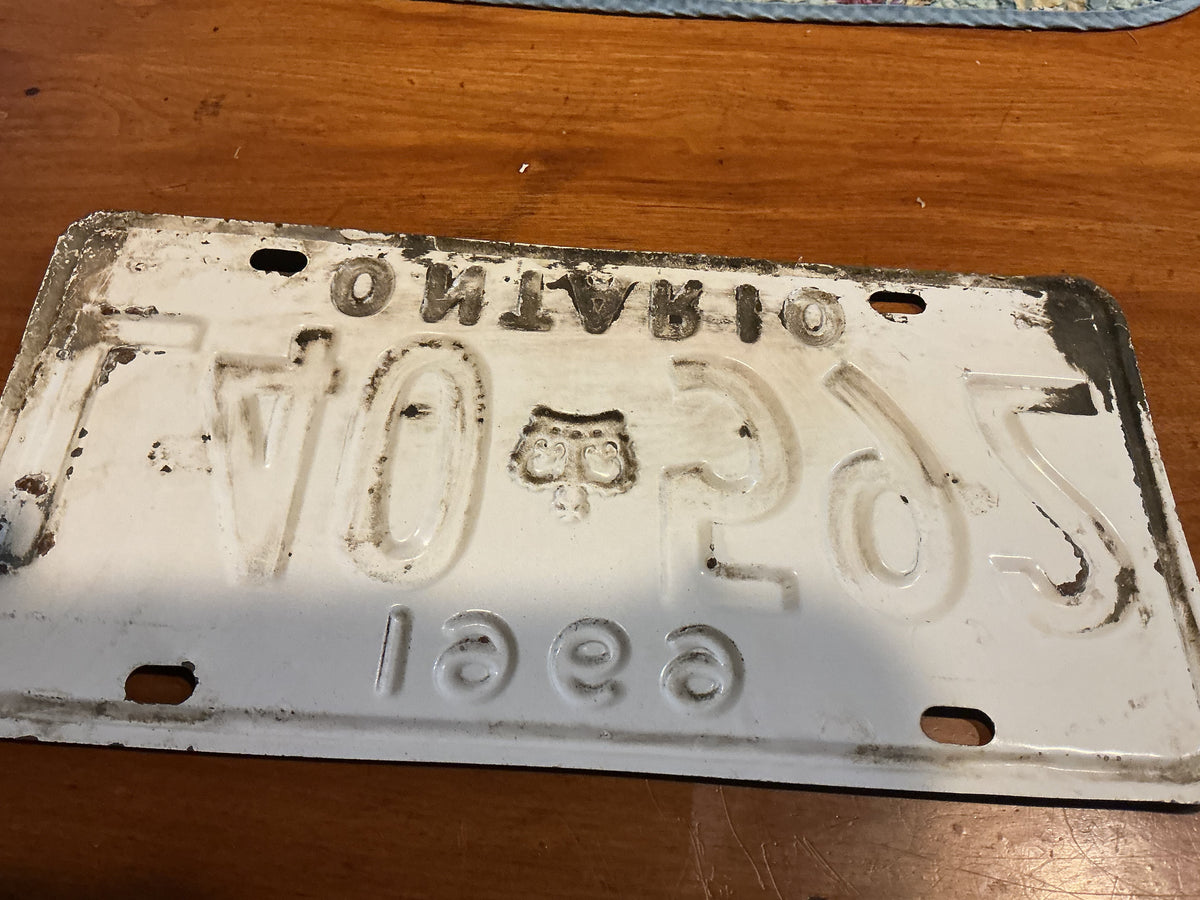 1969 Ontario License Plate L40 592