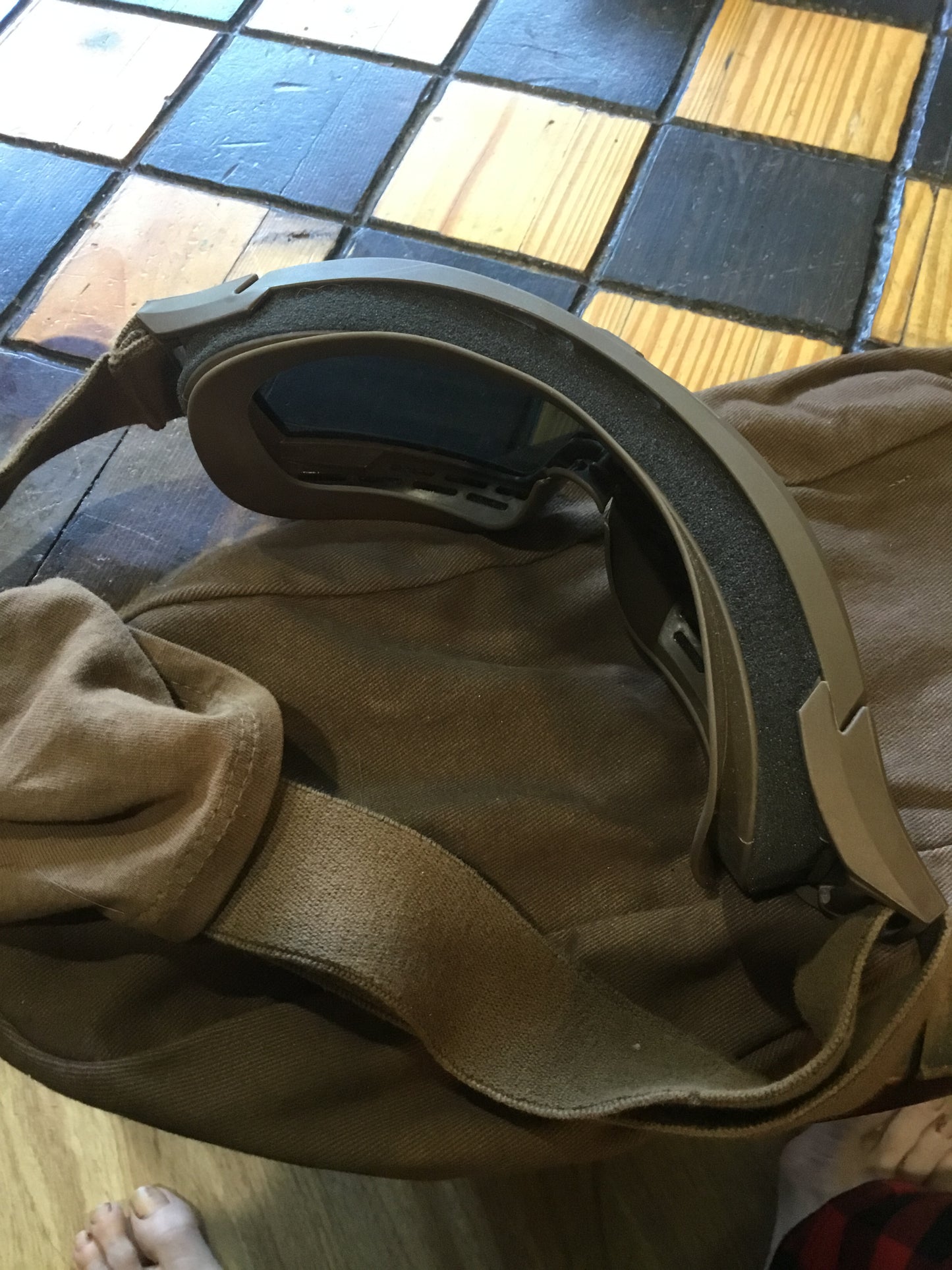 Canadian Forces Revision ballistic Goggles ;smoked;lenses , comes with cloth storage bag