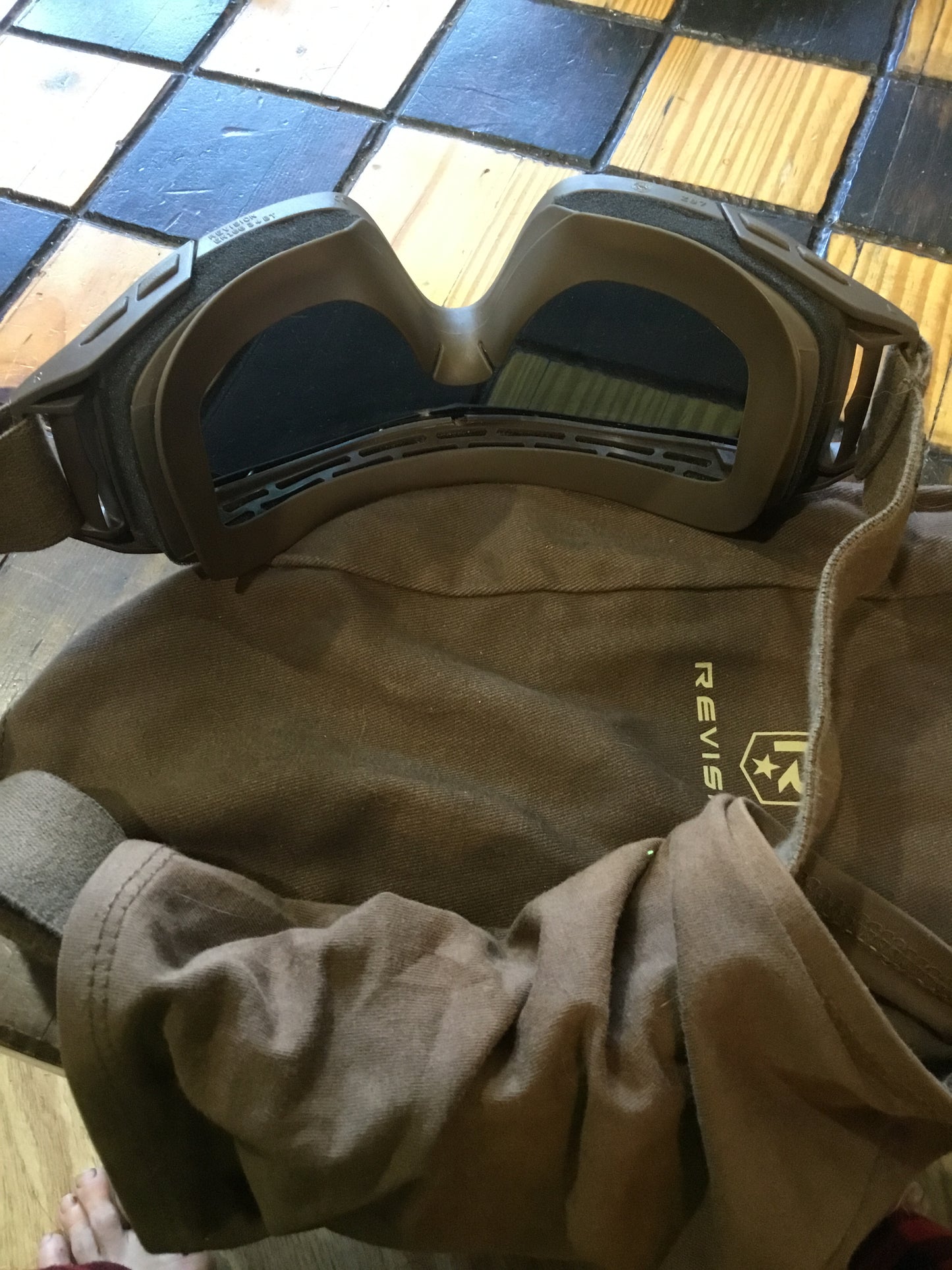 Canadian Forces Revision ballistic Goggles ;smoked;lenses , comes with cloth storage bag
