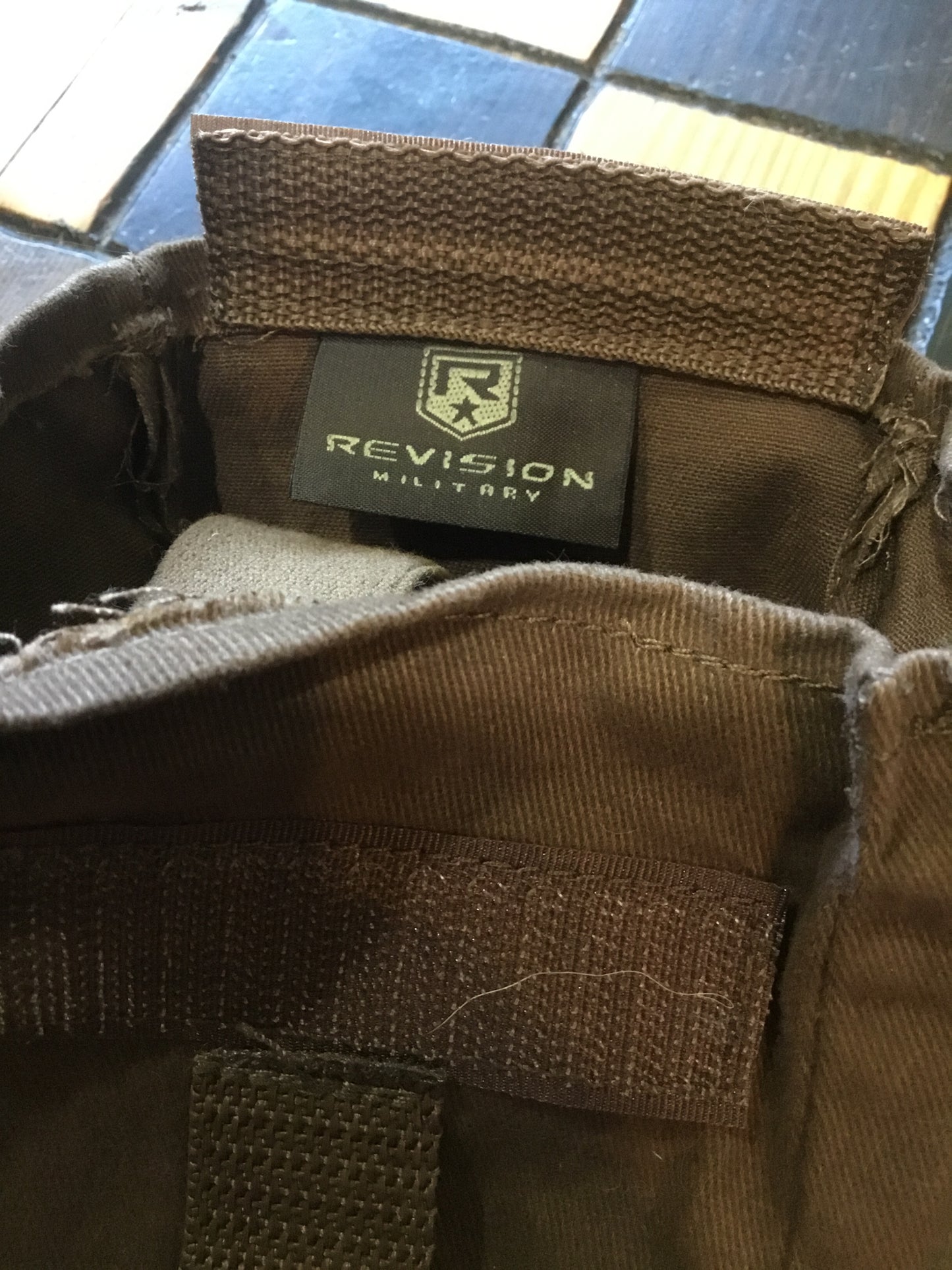 Canadian Forces Revision ballistic Goggles ;smoked;lenses , comes with cloth storage bag