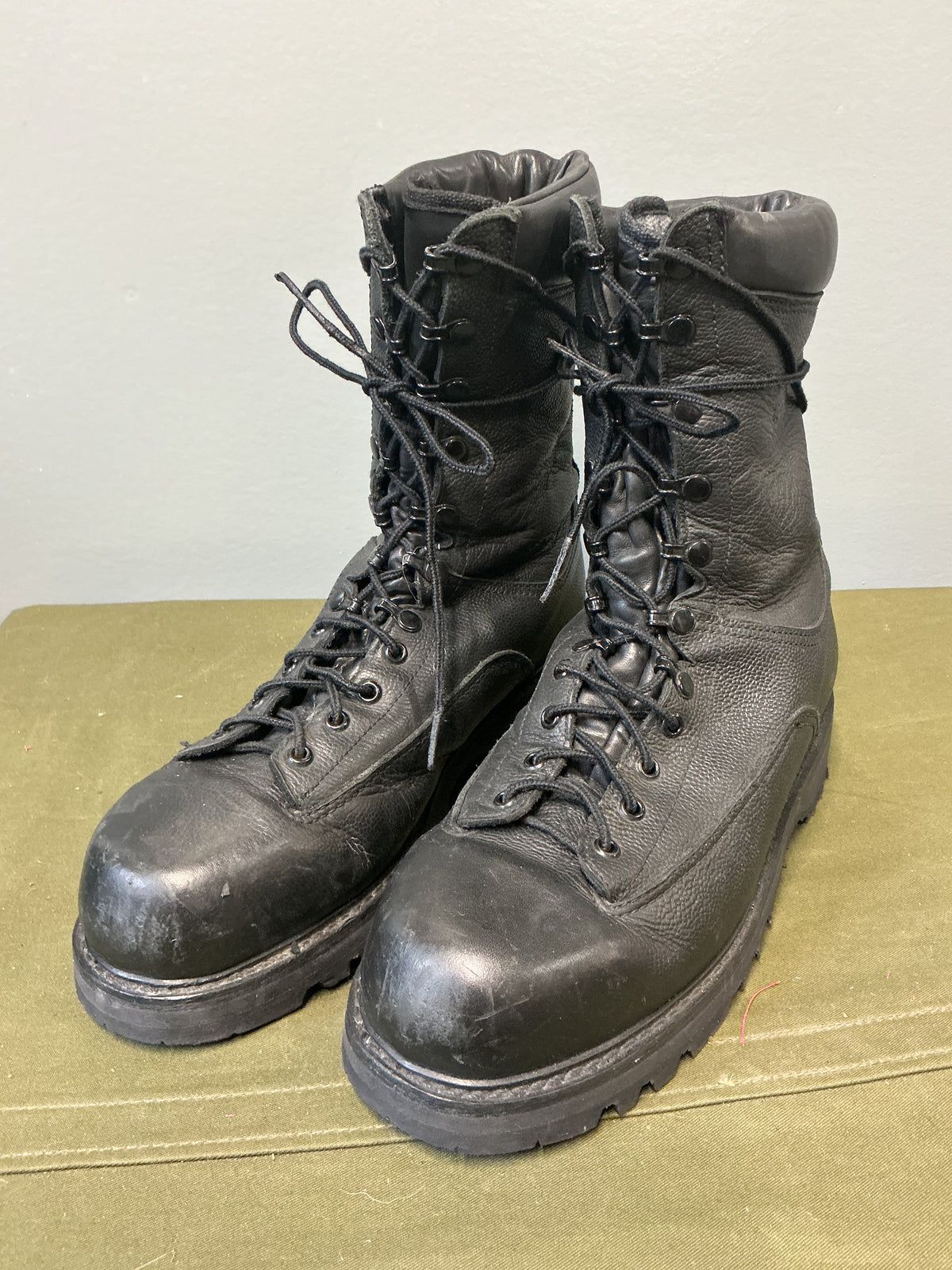 Canadian Forces H.H. Brown Cold/Wet WEATHER COMBAT BOOT SIZE 10 Or 270/106