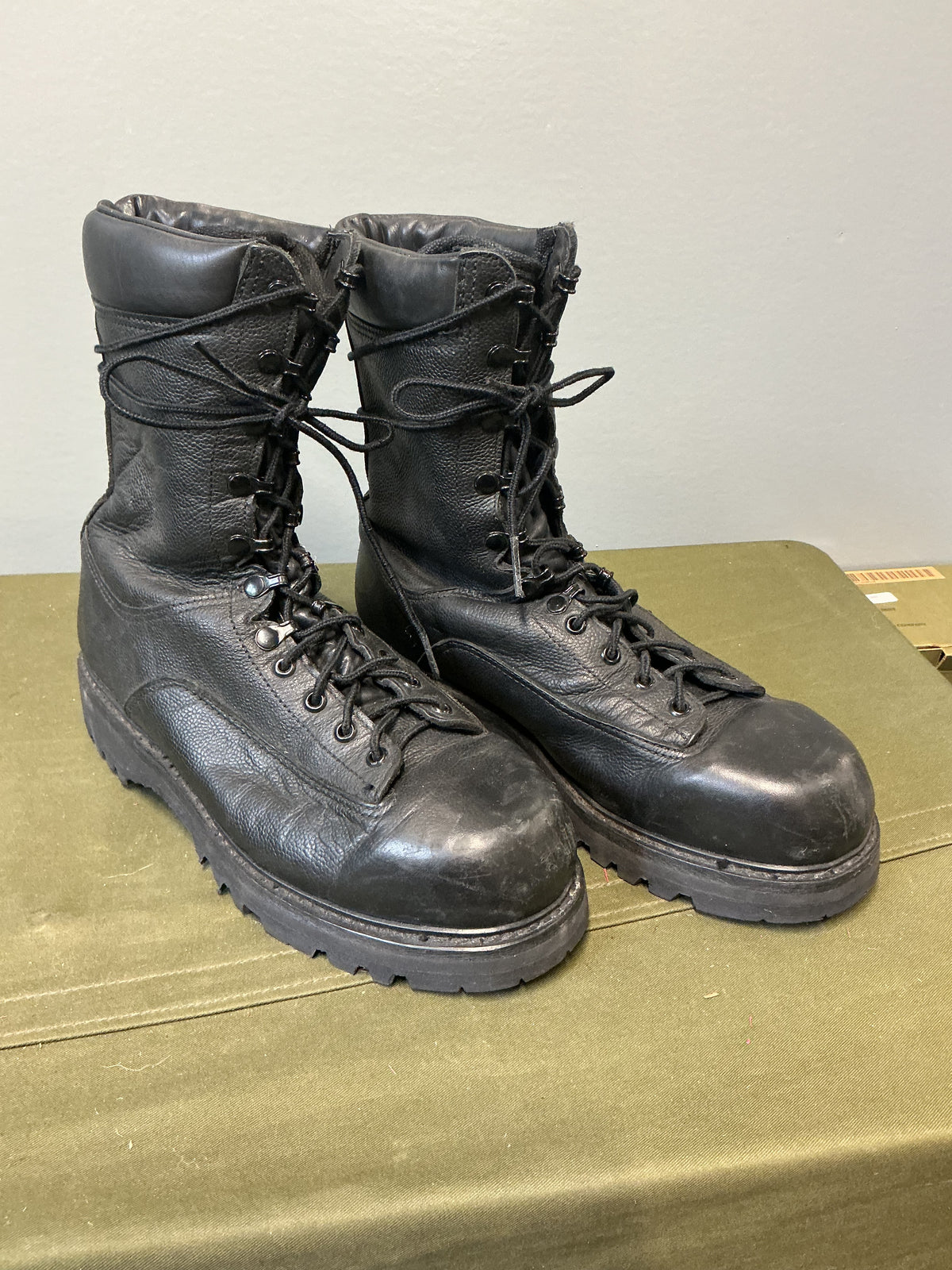 Canadian Forces H.H. Brown Cold/Wet WEATHER COMBAT BOOT SIZE 10 Or 270/106