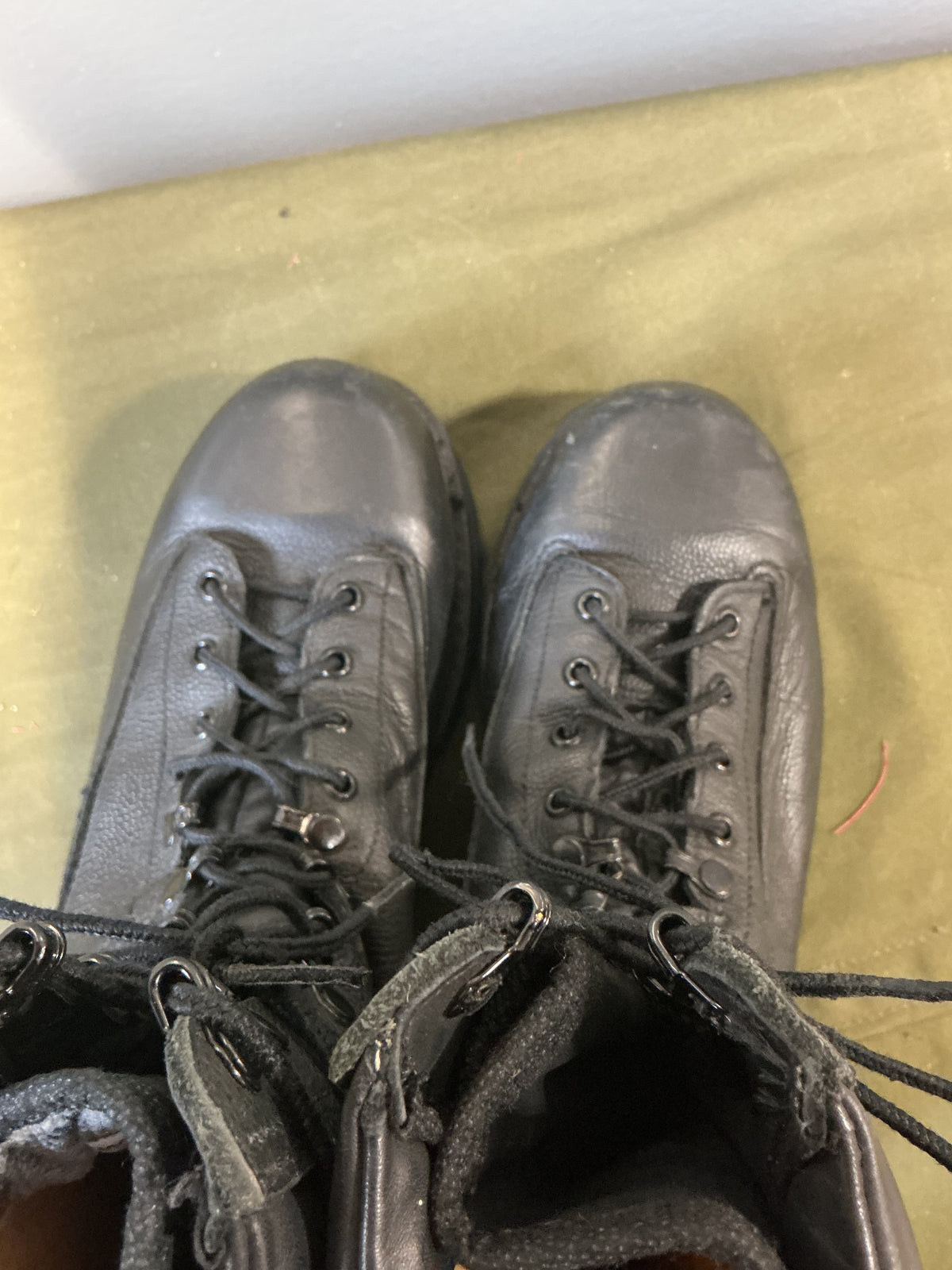Canadian Forces H.H. Brown Cold/Wet WEATHER COMBAT BOOT SIZE 10 Or 270/106