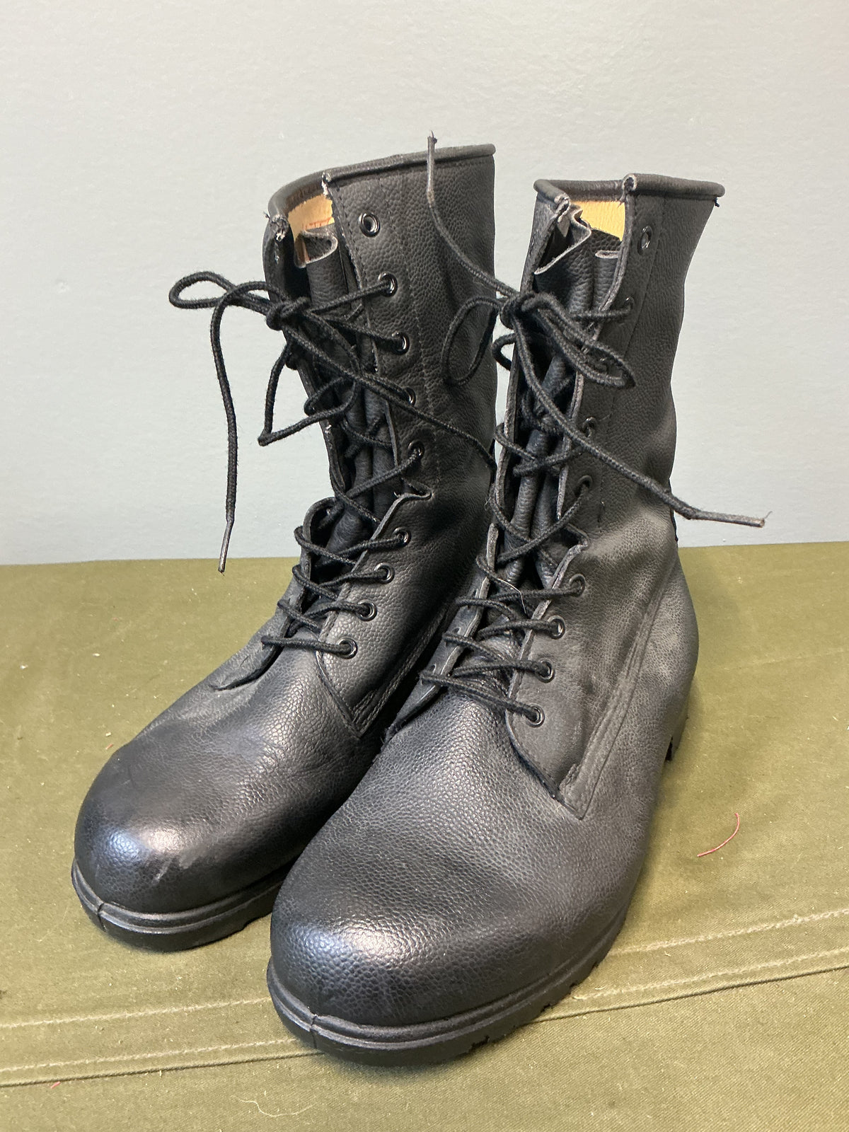 Canadian Military Mark III Boots Size 8 1/2 F