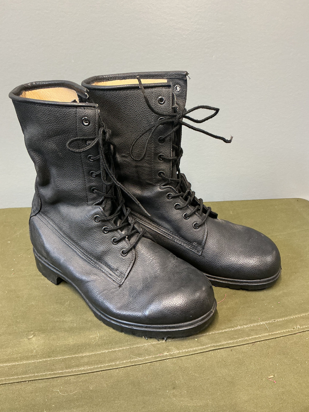 Canadian Military Mark III Boots Size 8 1/2 F