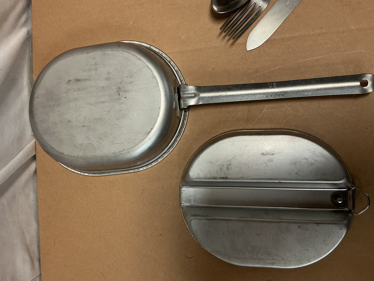 U.S. Military Stainless Mess Kit with Utensils