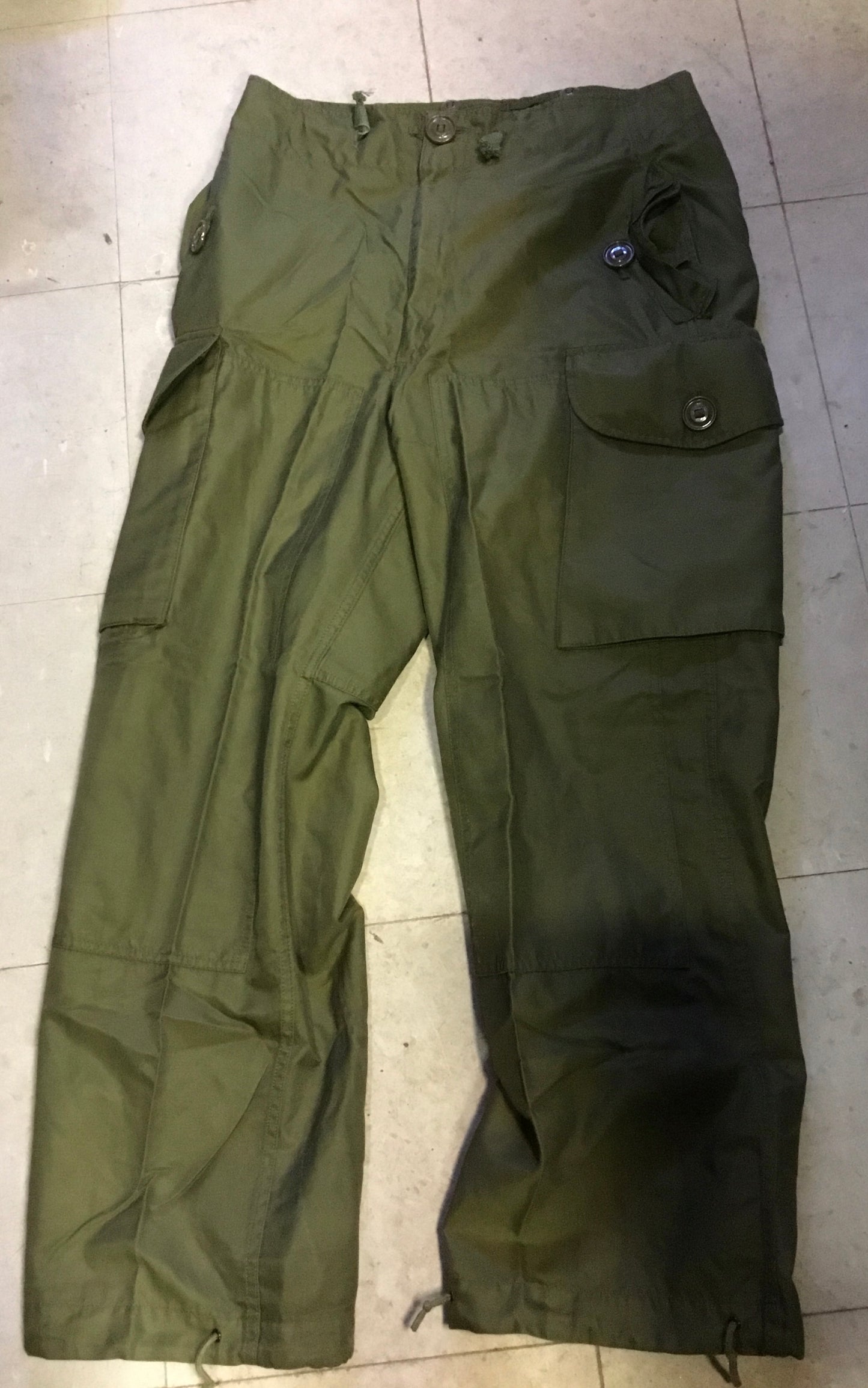 CANADIAN FORCES WIND PANTS - Smith Army Surplus