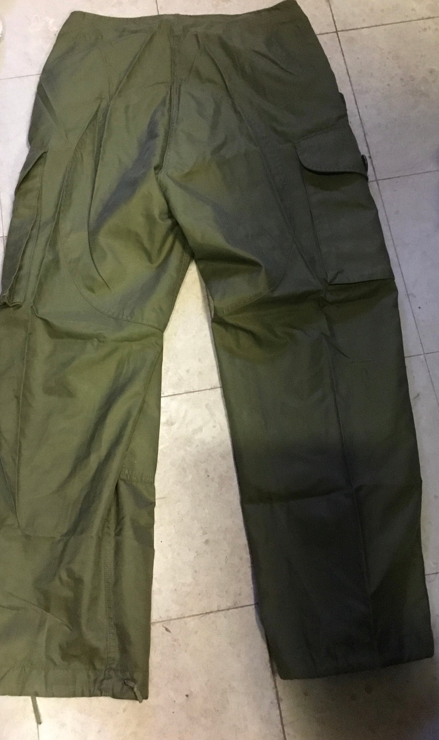 CANADIAN Military wind pants , medium short