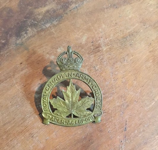 World War 11 Royal Canadian Army cadets cap  badge