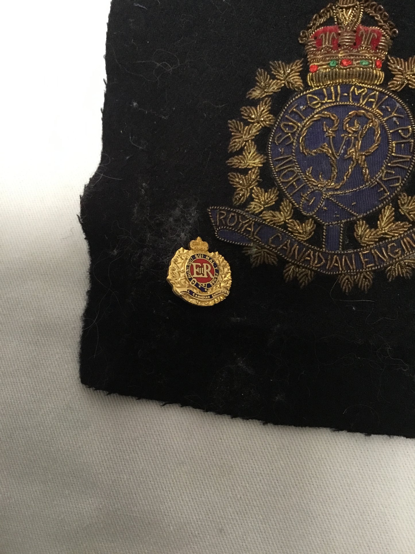 ROYAL CANADIAN ENGINEERS BLAZER CREST WITH PIN