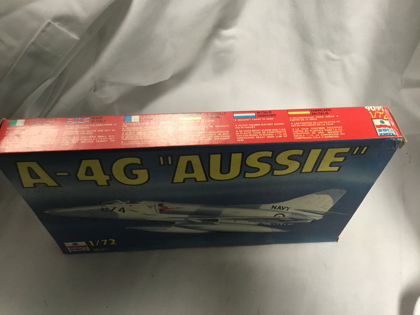 Vintage A-4G Aussie model kit 1/72 Scale