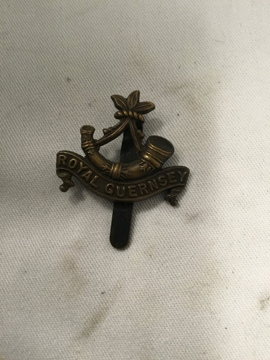 Original WW1 Royal GUERNEY light Infantry Regiment British Badge