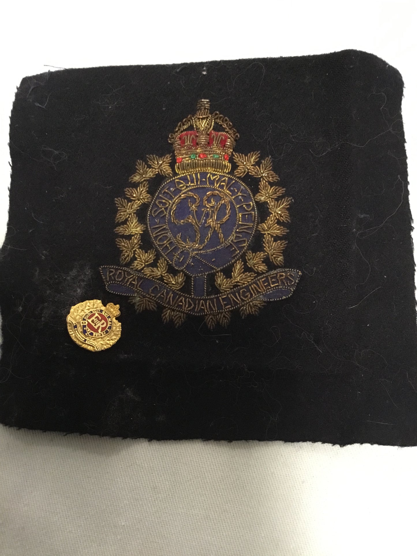 ROYAL CANADIAN ENGINEERS BLAZER CREST WITH PIN