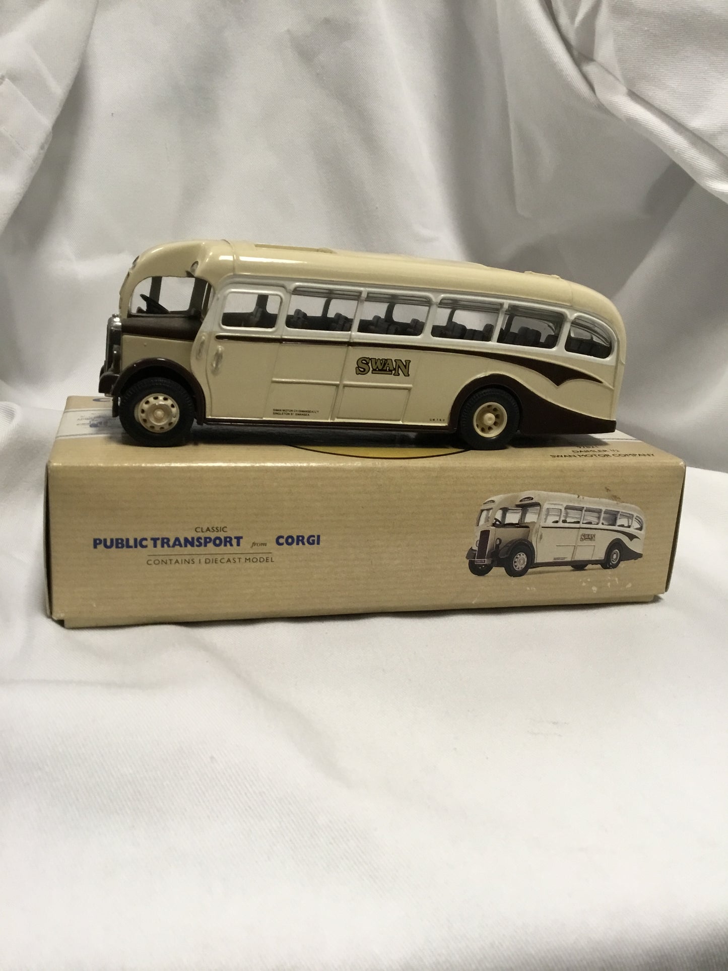 Corgi 97821 Daimler 1/2 Coach/Bus Swan Motor Co Boxed Ltd Edn / Certificate /