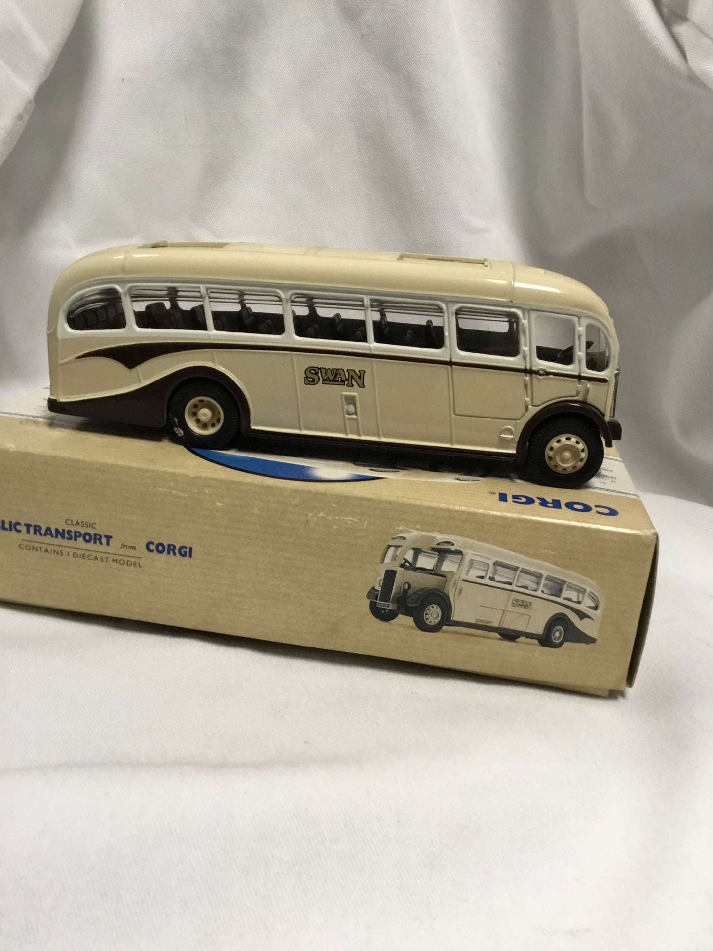 Corgi 97821 Daimler 1/2 Coach/Bus Swan Motor Co Boxed Ltd Edn / Certificate /